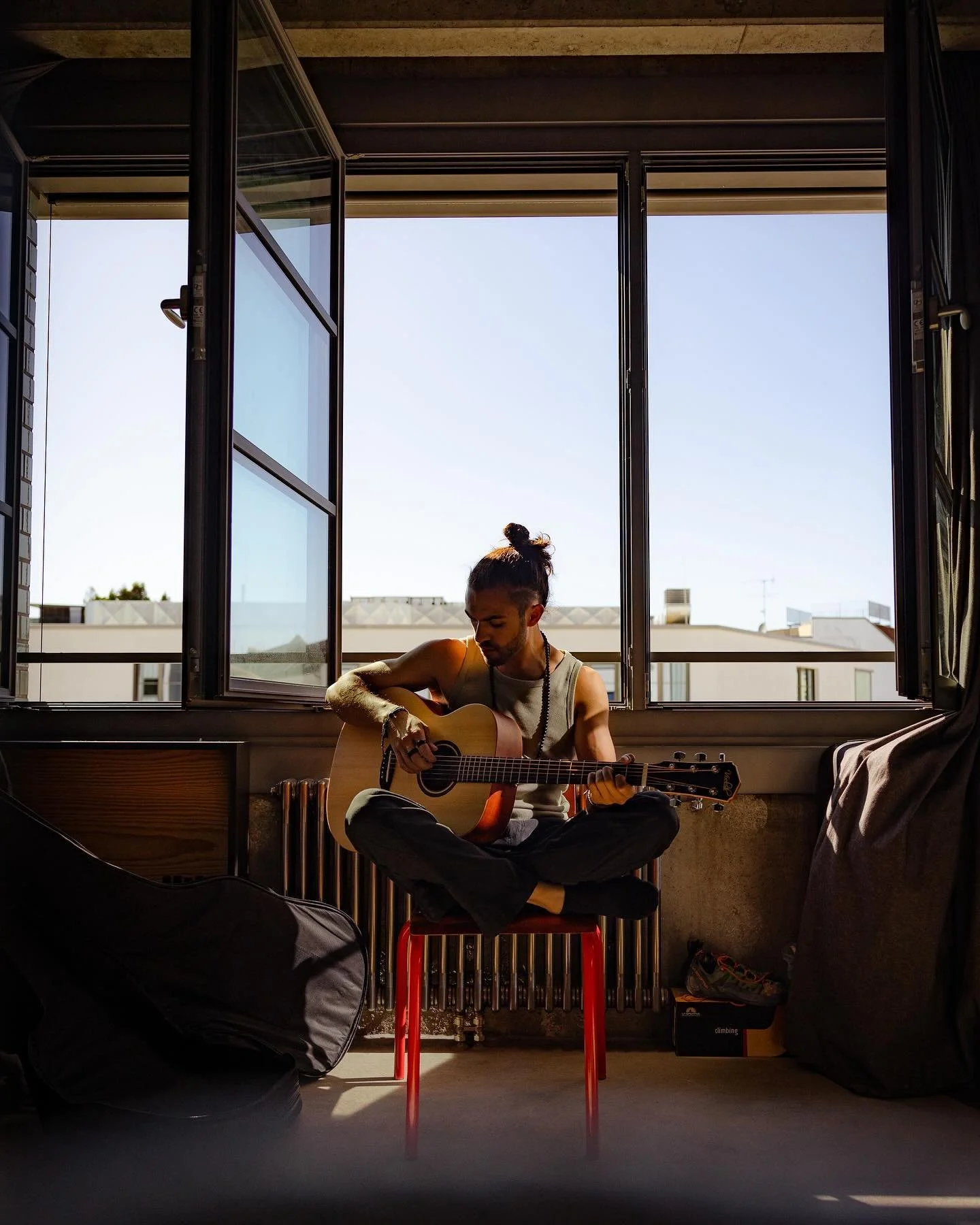 There were three reasons why I decided to start learning guitar&mdash;after having resigned myself to the idea that it just wasn&rsquo;t going to happen in my lifetime. 

I&rsquo;ve always wanted to play, but my only experience with an instrument was