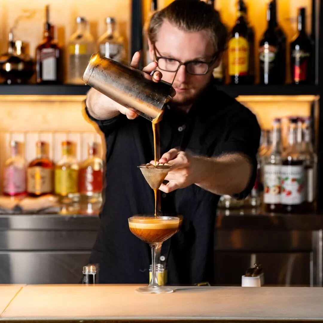 Get your caffeine fix with a Hurricane's espresso martini 🍸

Grab your friends and make it a cocktail evening with a night of classic and experimental cocktails.