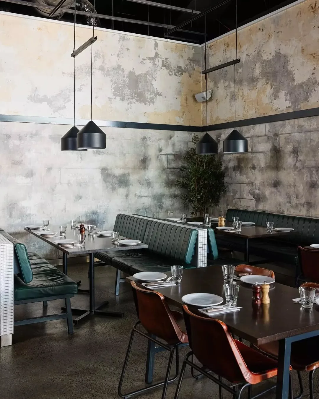 Your end of year catch-up here. Just insert ribs, steaks, garlic bread, a couple of beers, and of course, yourselves.

📍Hurricane's Grill &amp; Bar Narellan @narellantowncentre