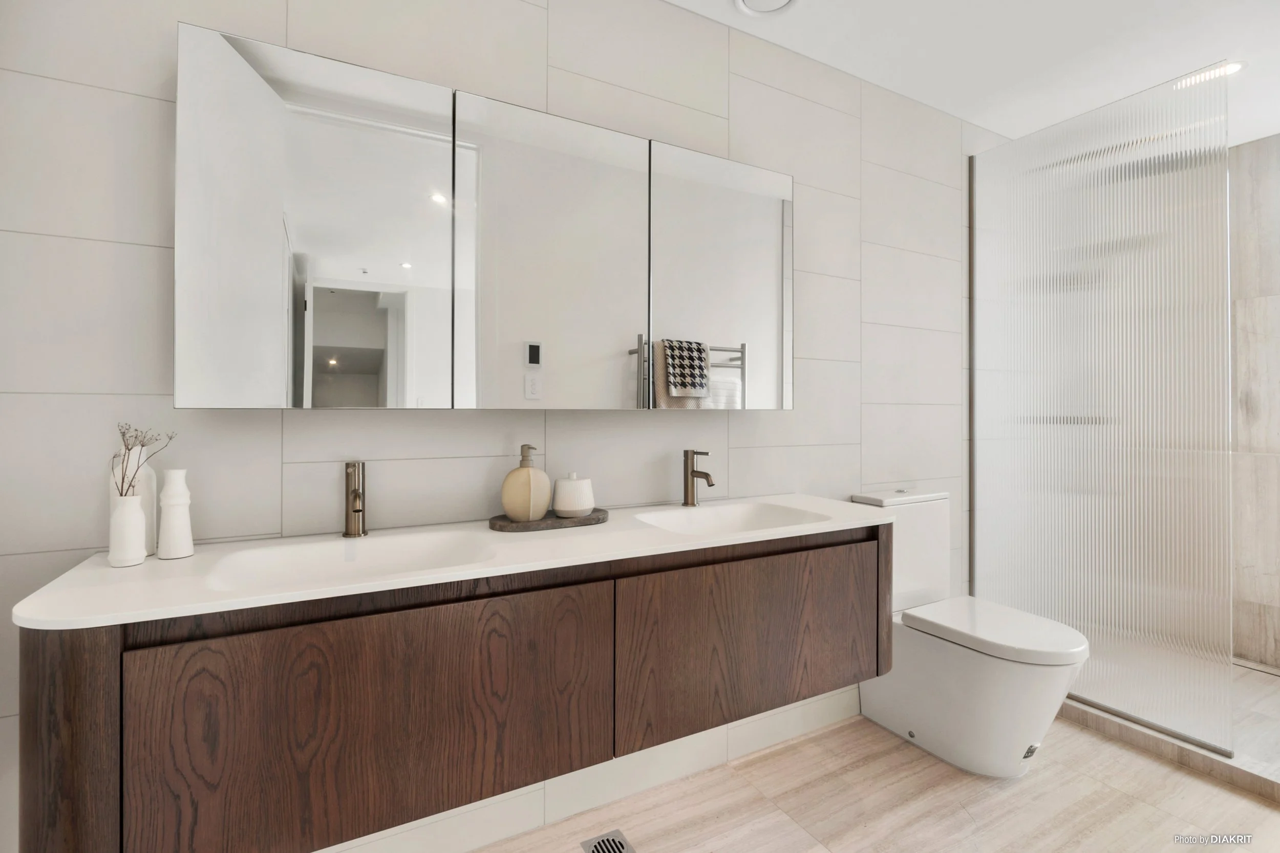 38B master ensuite Jul25.jpg