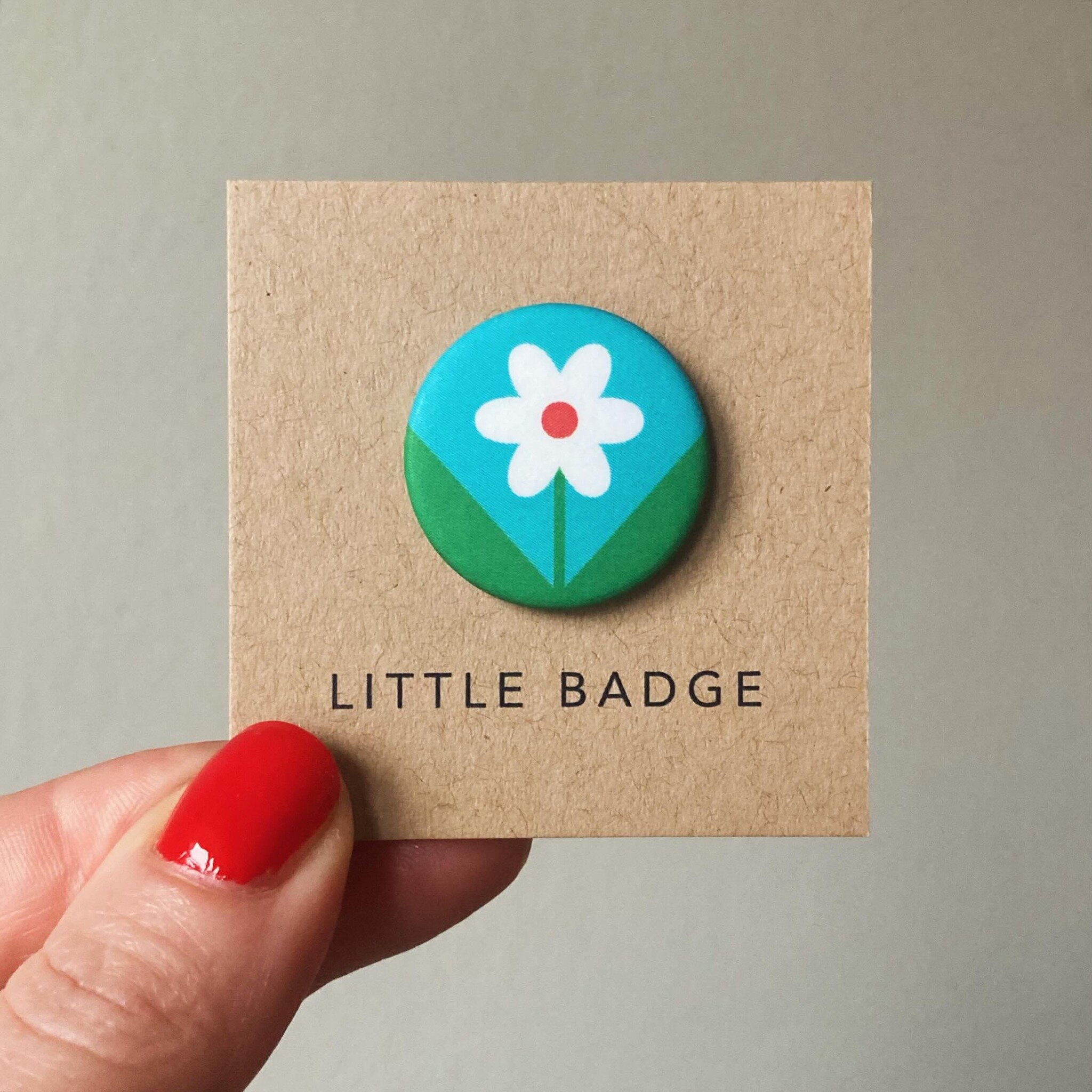 ⭐️ N E W ⭐️

Little Floret - a bright new addition to the range of Little Badges. 
4 colourways to choose from, with a contemporary matte finish

Now available on the website 

&bull;
&bull;
&bull;
&bull;
&bull;
#littlebadges 
#fiutslittlebadge 
#lit