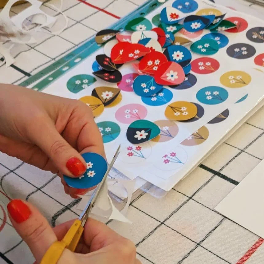 Snip snip ✂️✂️

This colourful order of Little Badges will shortly be on its way to the very lovely @spotdesignmarket in Glasgow 🤩

If you are interested in becoming a stockist, drop me a message 

&bull;
&bull;
&bull;
&bull;
&bull;
#fiuts_printed_g