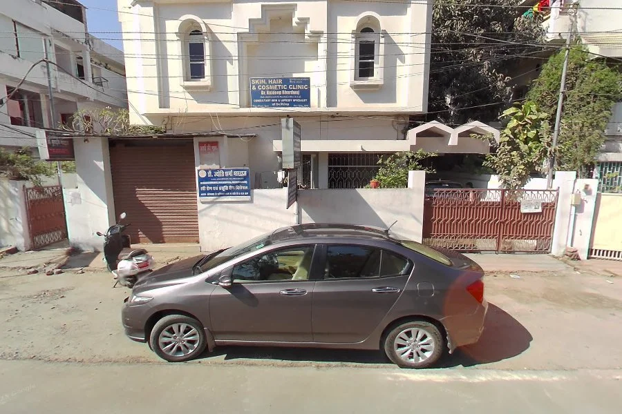 Wright Town, 2225/2, 1st Floor, Jabalpur, Madhya Pradesh 482002 refers to Skin Hair and Cosmetic Clinic, Dr Kuldeep Bhardwaj, MD