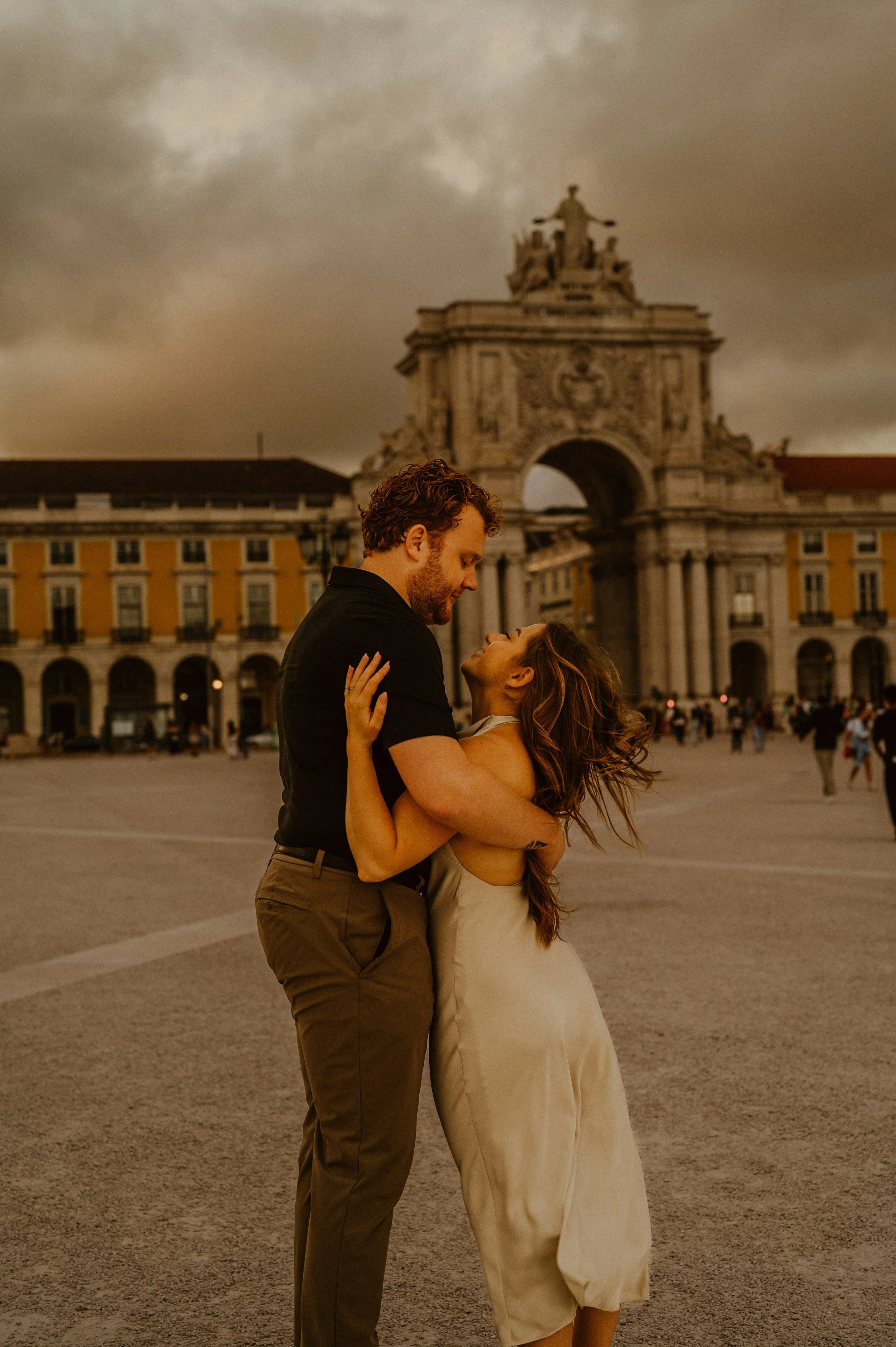 How to Avoid Tourist Traps in Lisbon