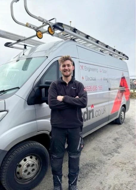 Oakley Manston | Solar Technician