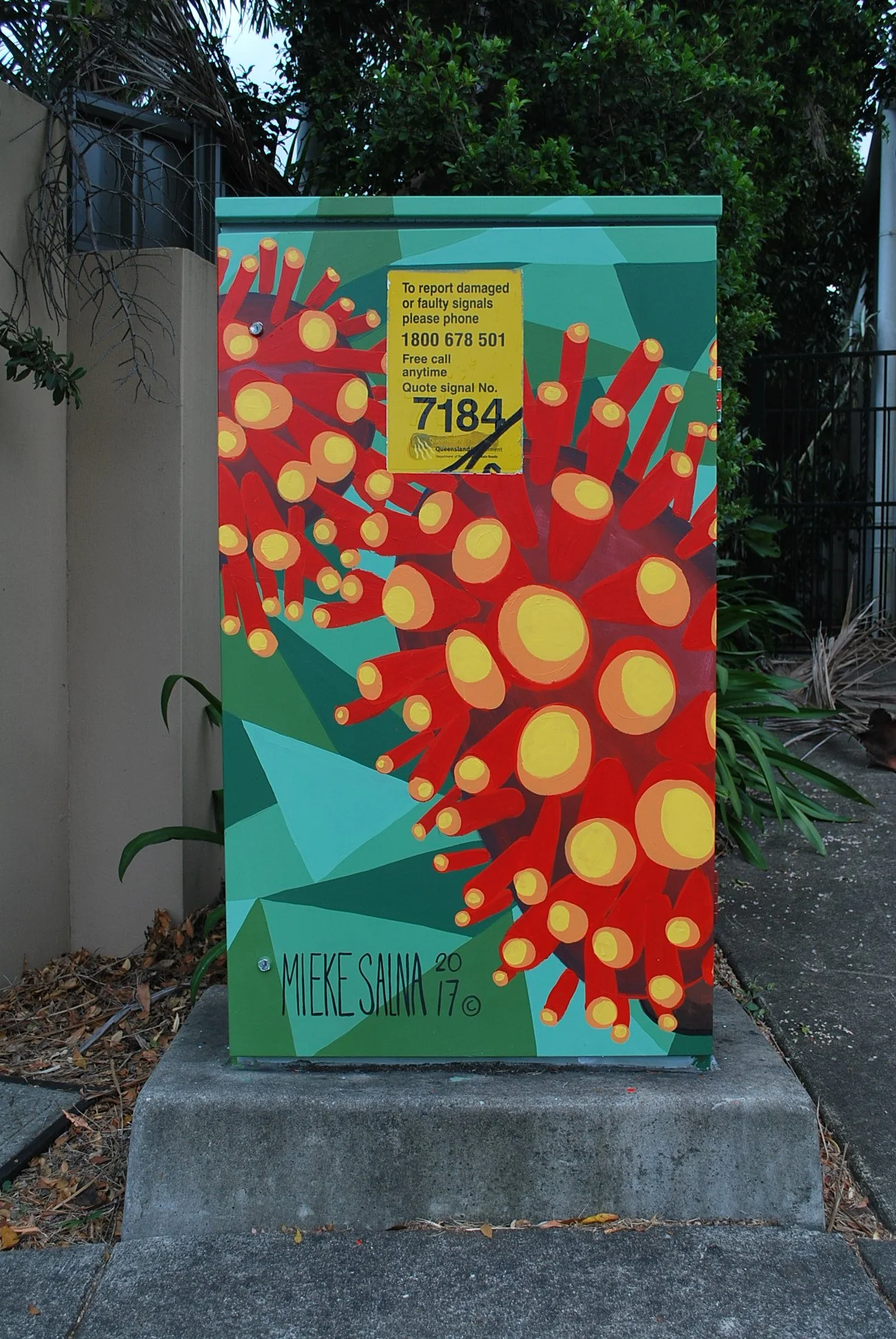 Artbymieke_traffic signal box_Sippy Downs