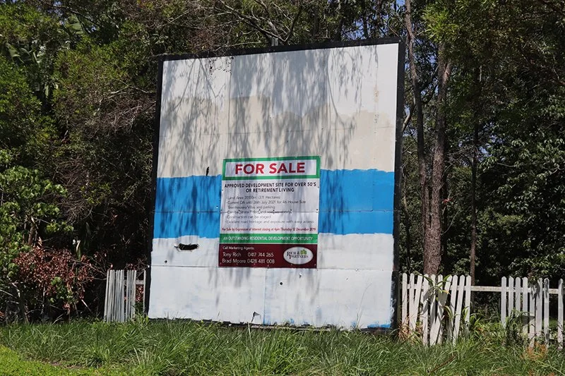 Artbymieke_Wall Stories_Superbee sign.jpg