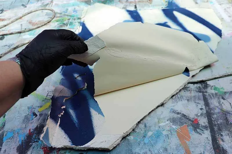 Artbymieke_Wall Stories_ process_graffiti peel.jpg