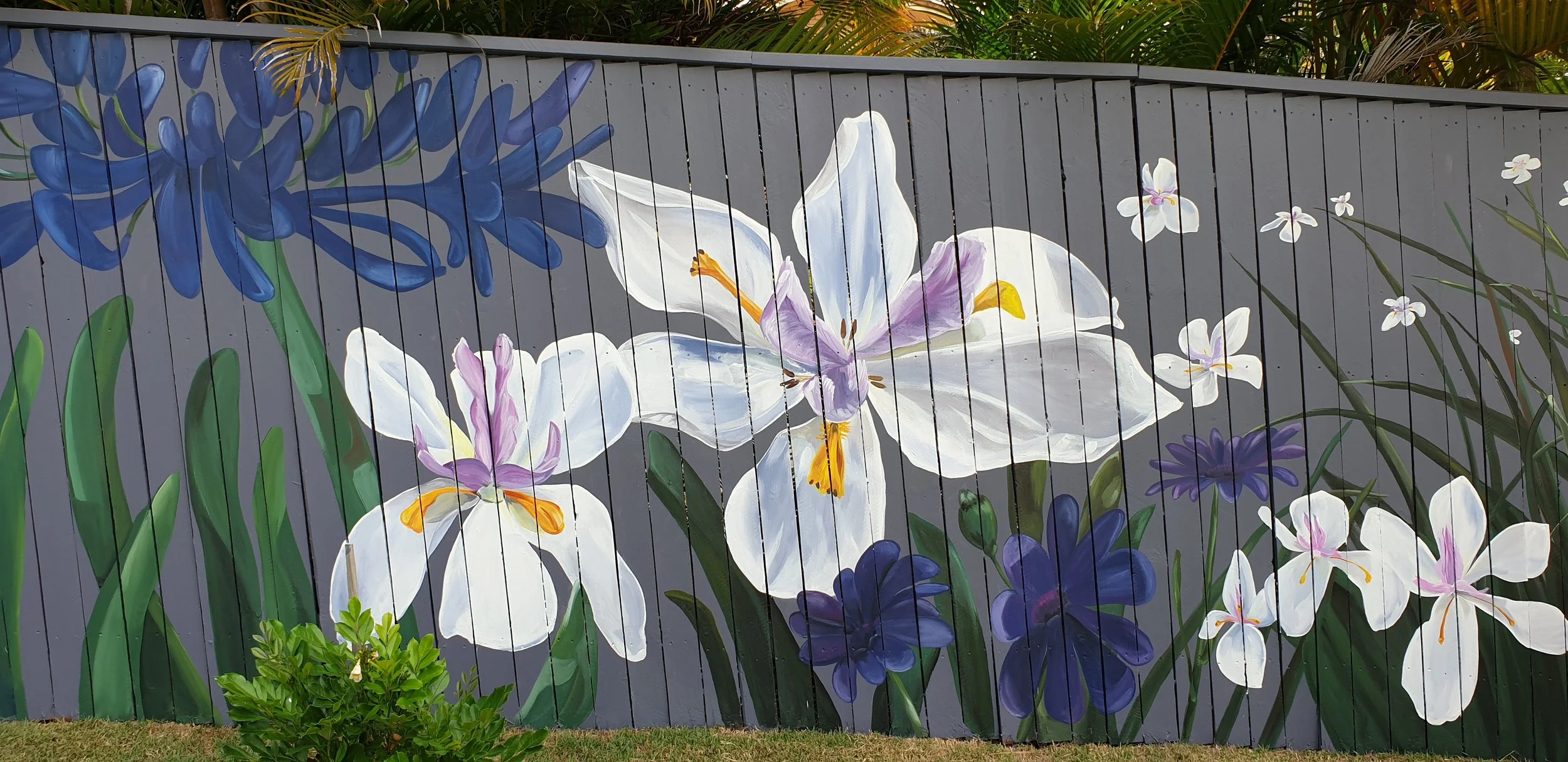 Artbymieke_flower mural fence