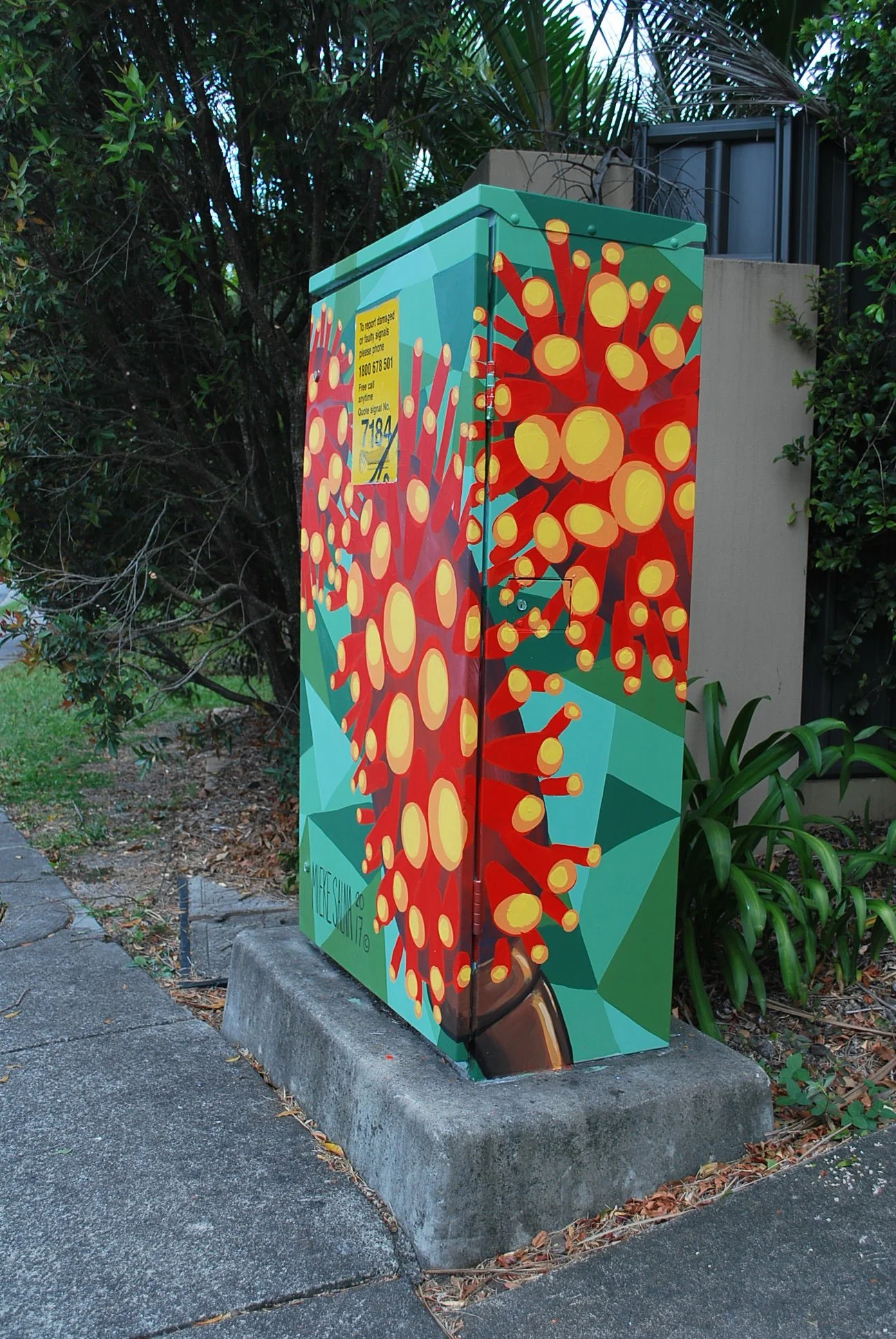 Artbymieke_traffic signal box_Sippy Downs