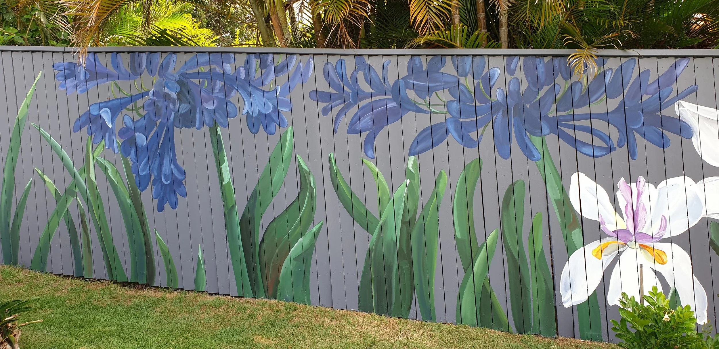 Artbymieke_flower mural fence