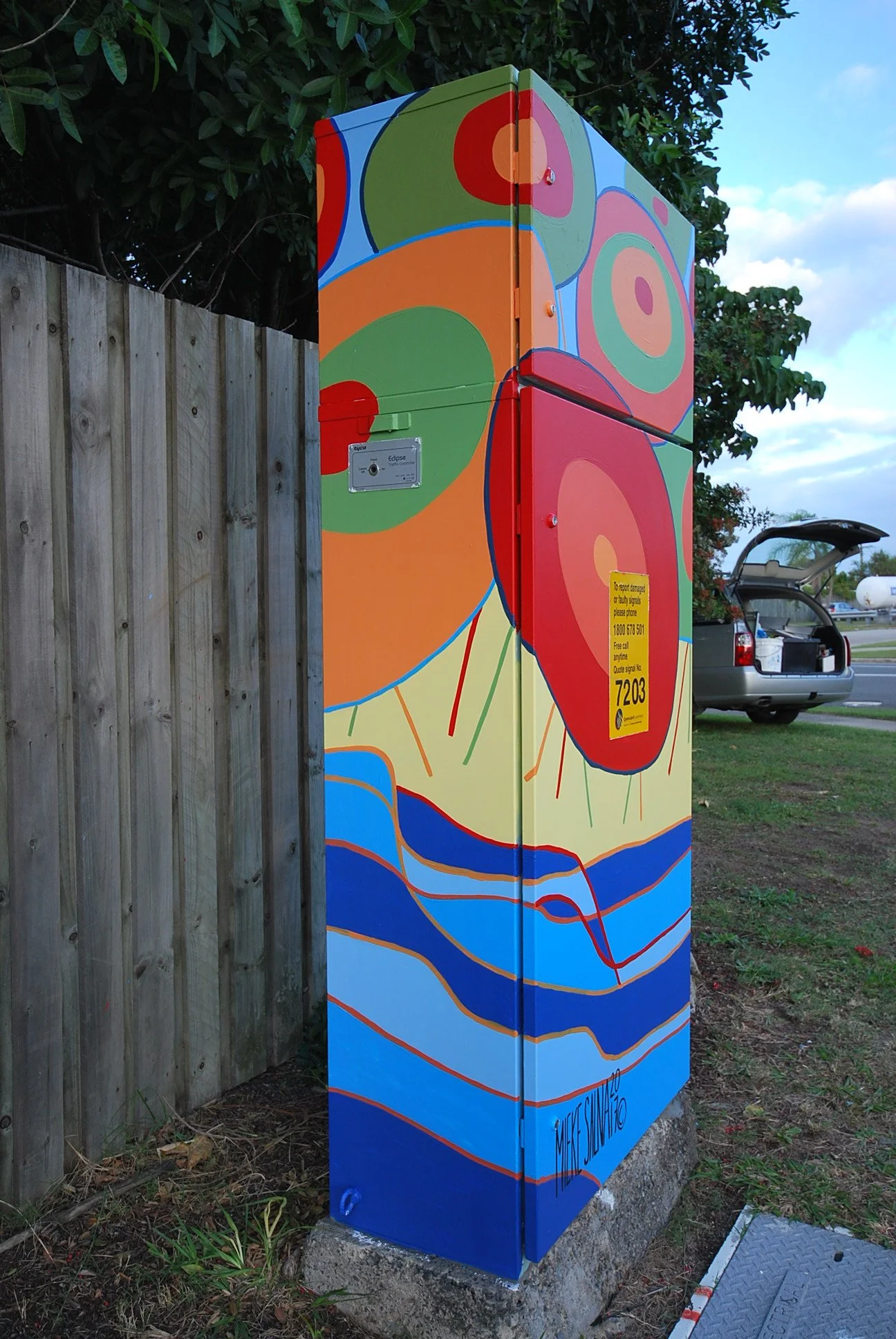 Artbymieke_traffic signal box_Warana