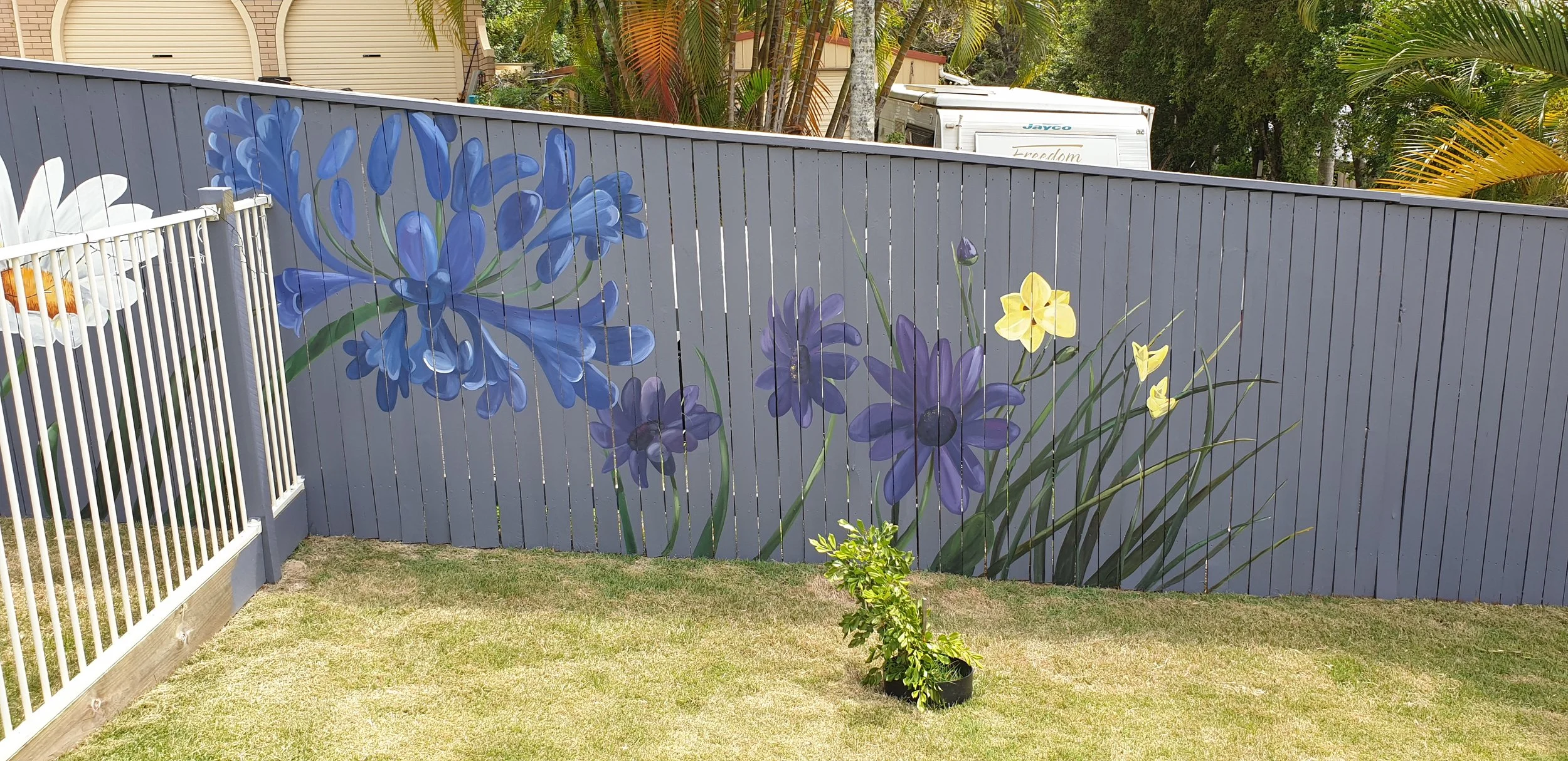 Artbymieke_flower mural fence