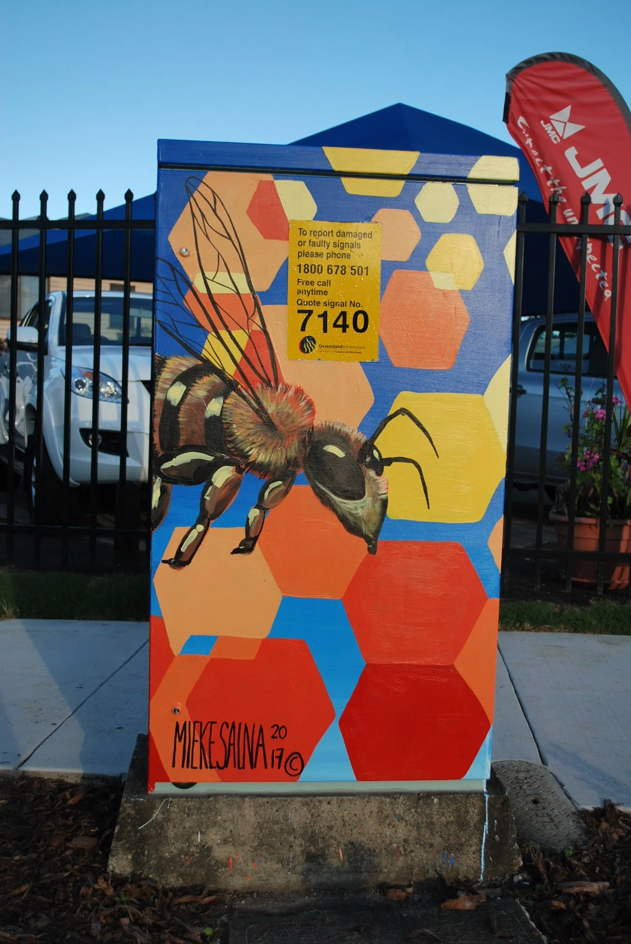 Artbymieke_traffic signal box_Yandina