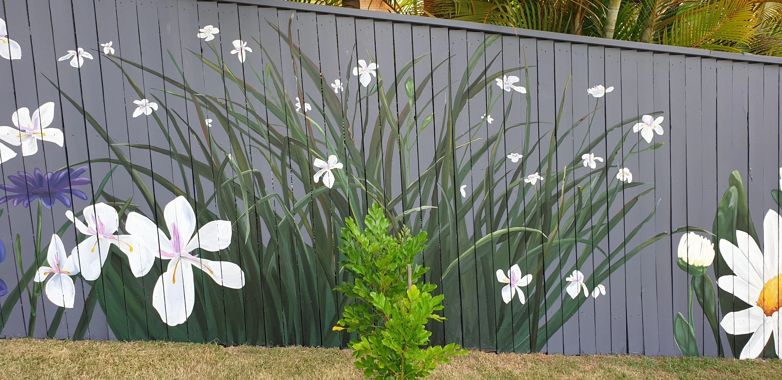Artbymieke_flower mural fence