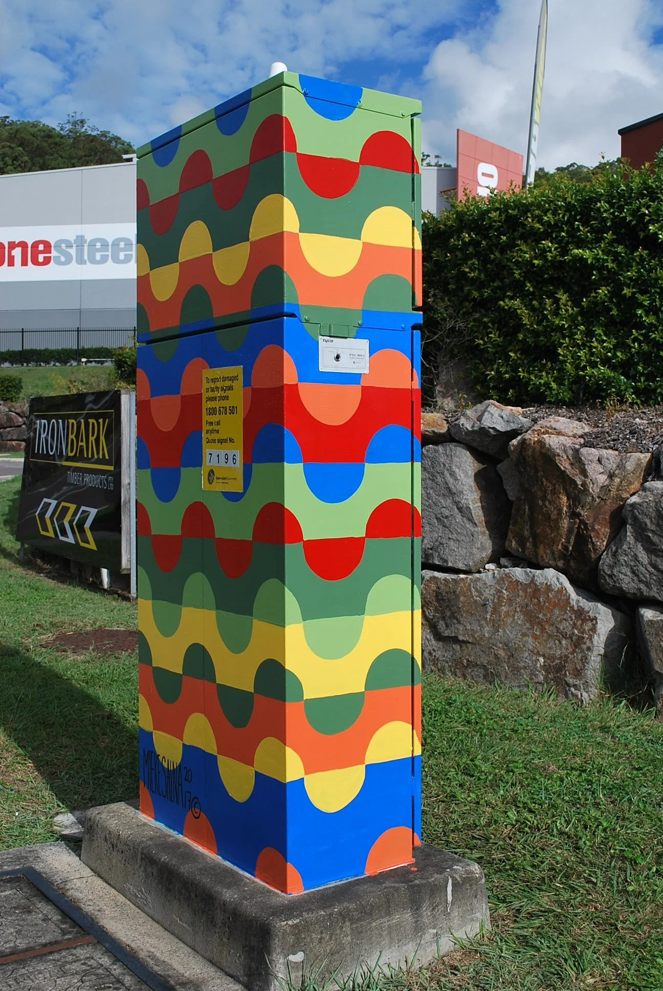 Artbymieke_traffic signal box_Kunda Park