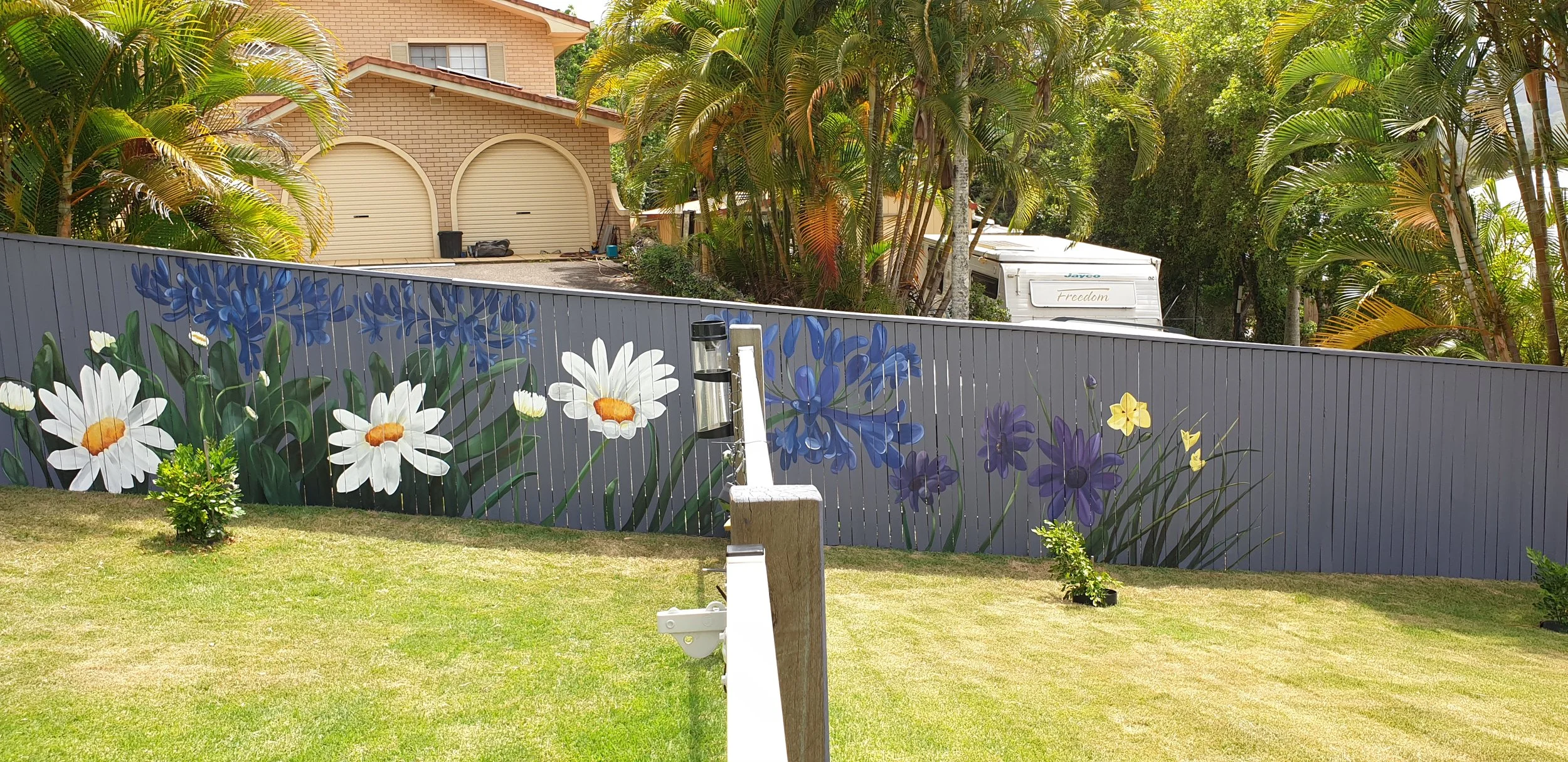 Artbymieke_flower mural fence