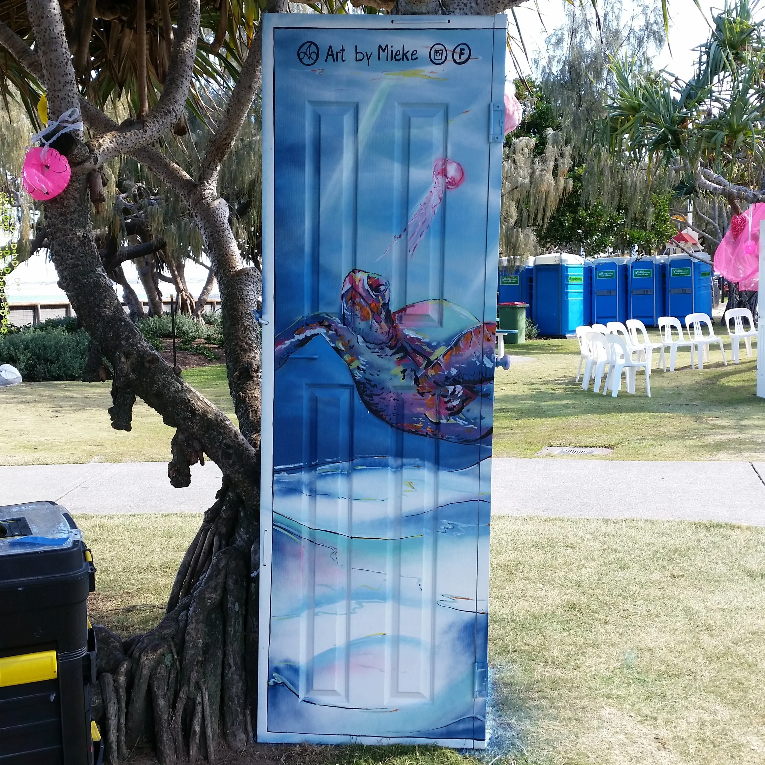 Turtle live painting Caloundra Fringe Festival