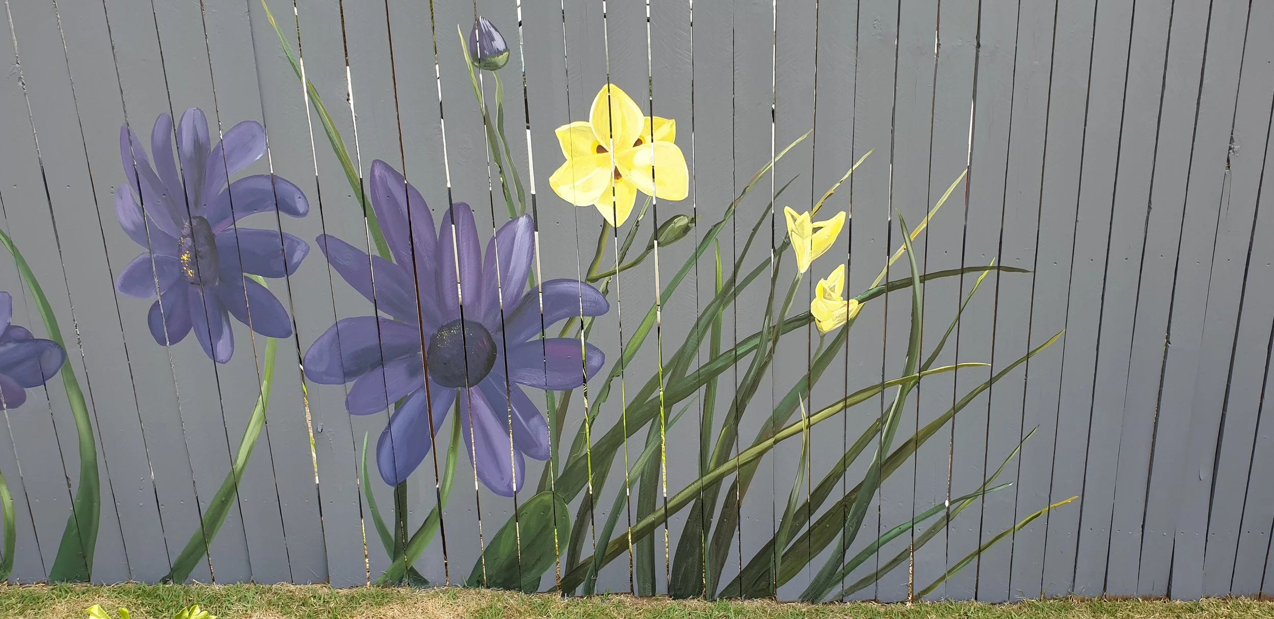 Artbymieke_flower mural fence