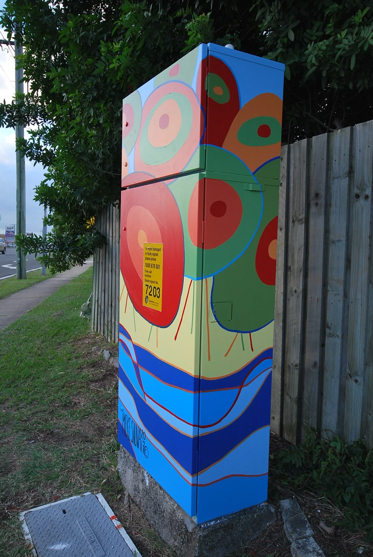 Artbymieke_traffic signal box_Warana