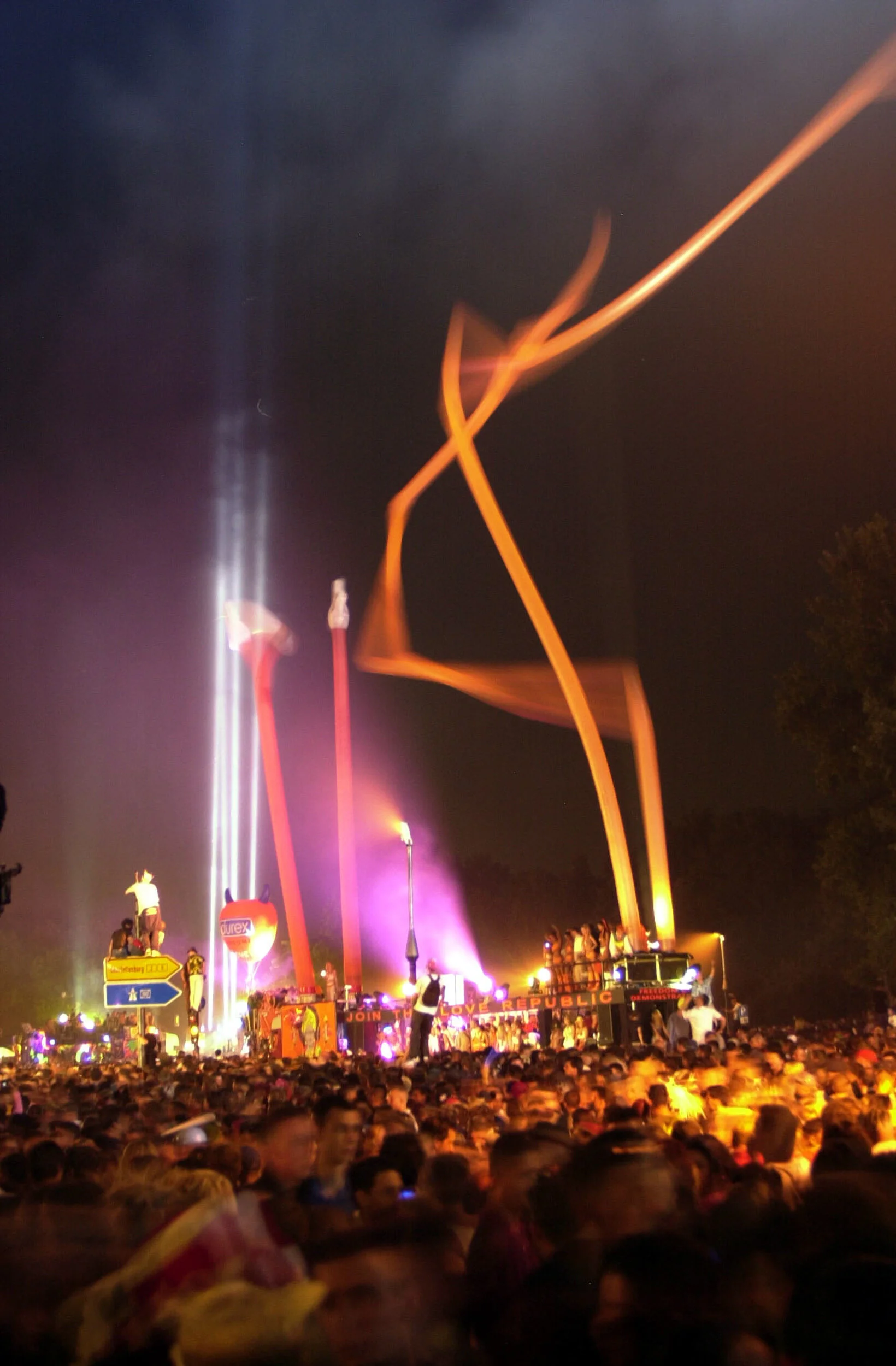 Berlin_Love_Parade-54.jpg