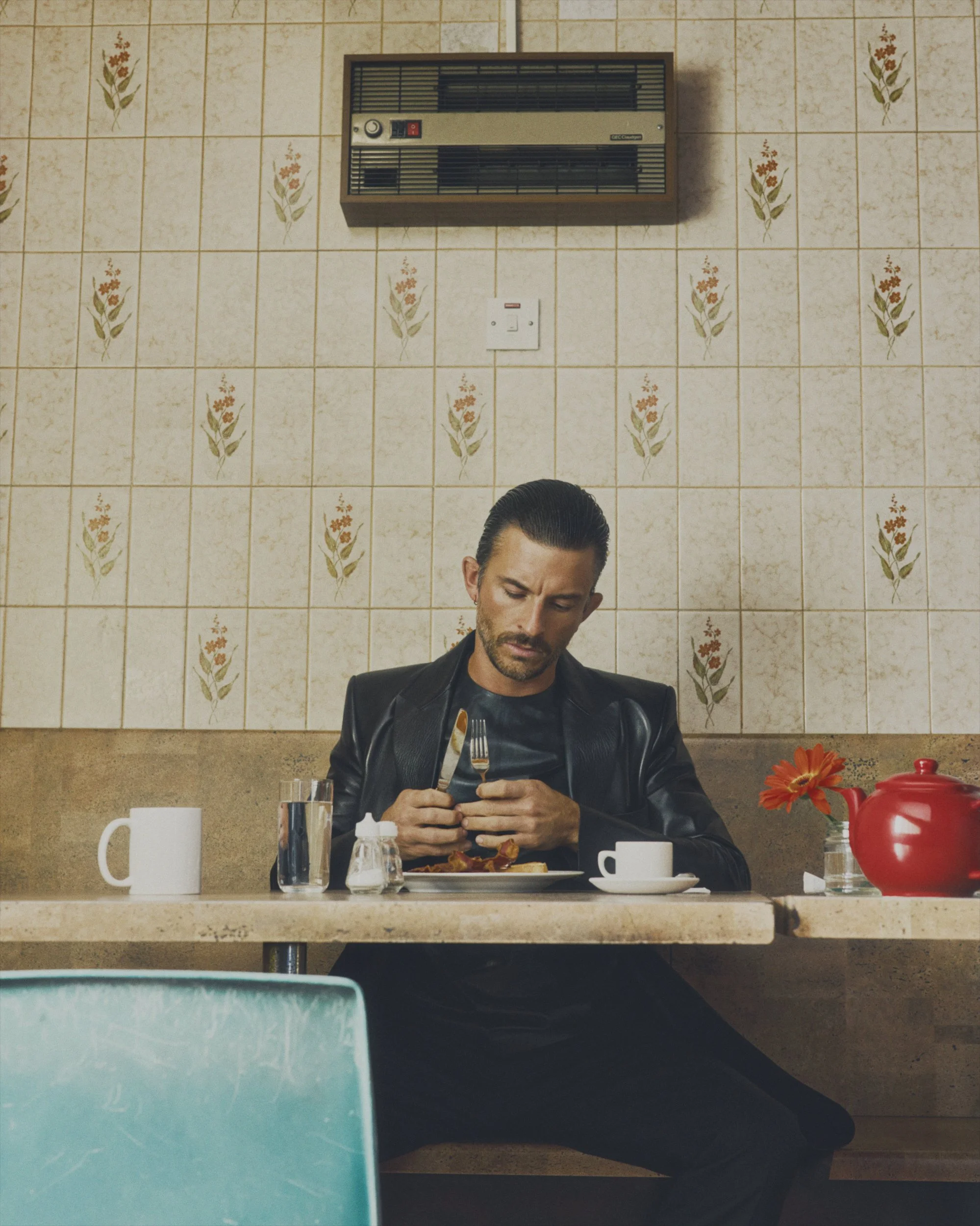 29_09_25_ESQUIRE_JB_S08_050_v2 2.jpg