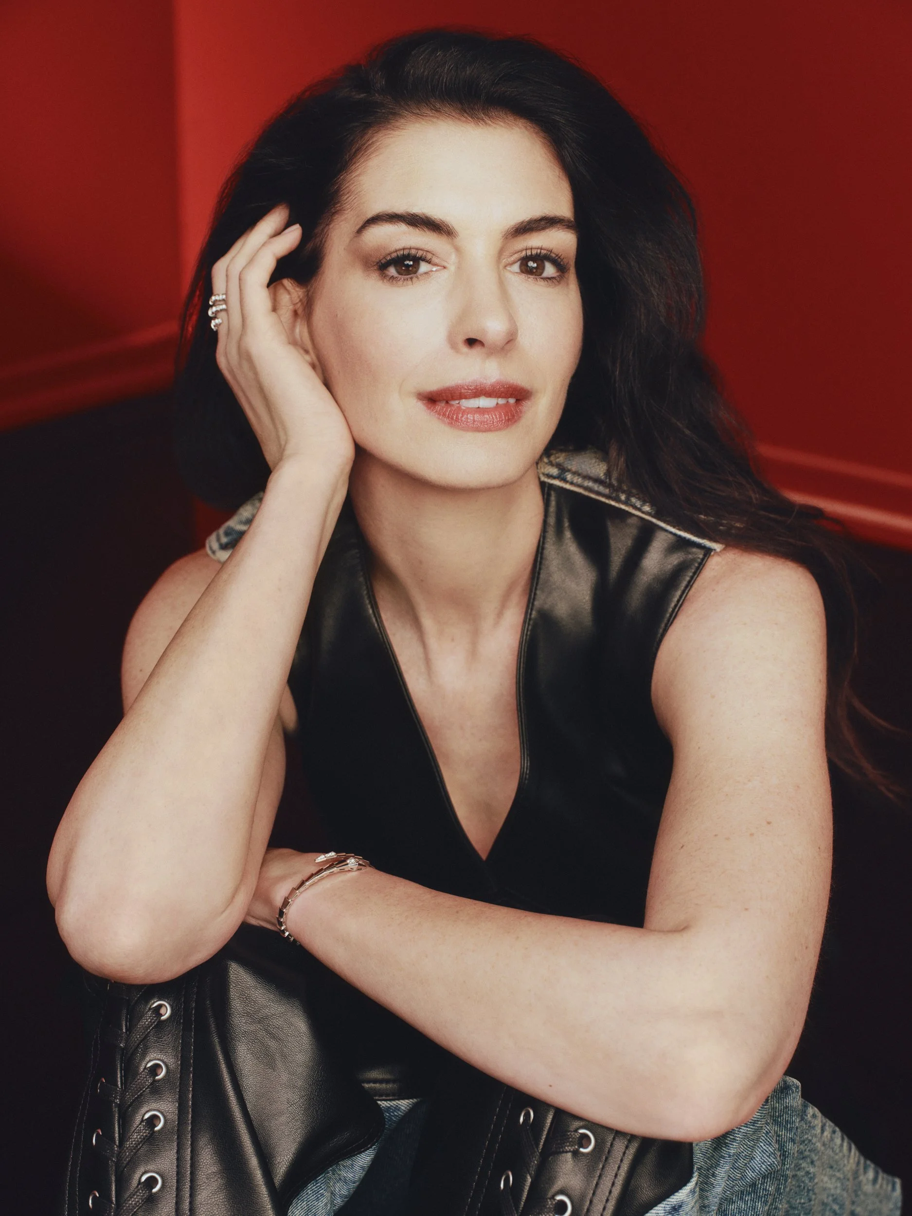ANNE HATHAWAY_PEOPLE_20260304_LOOK 02_0375_v1_LR.jpg