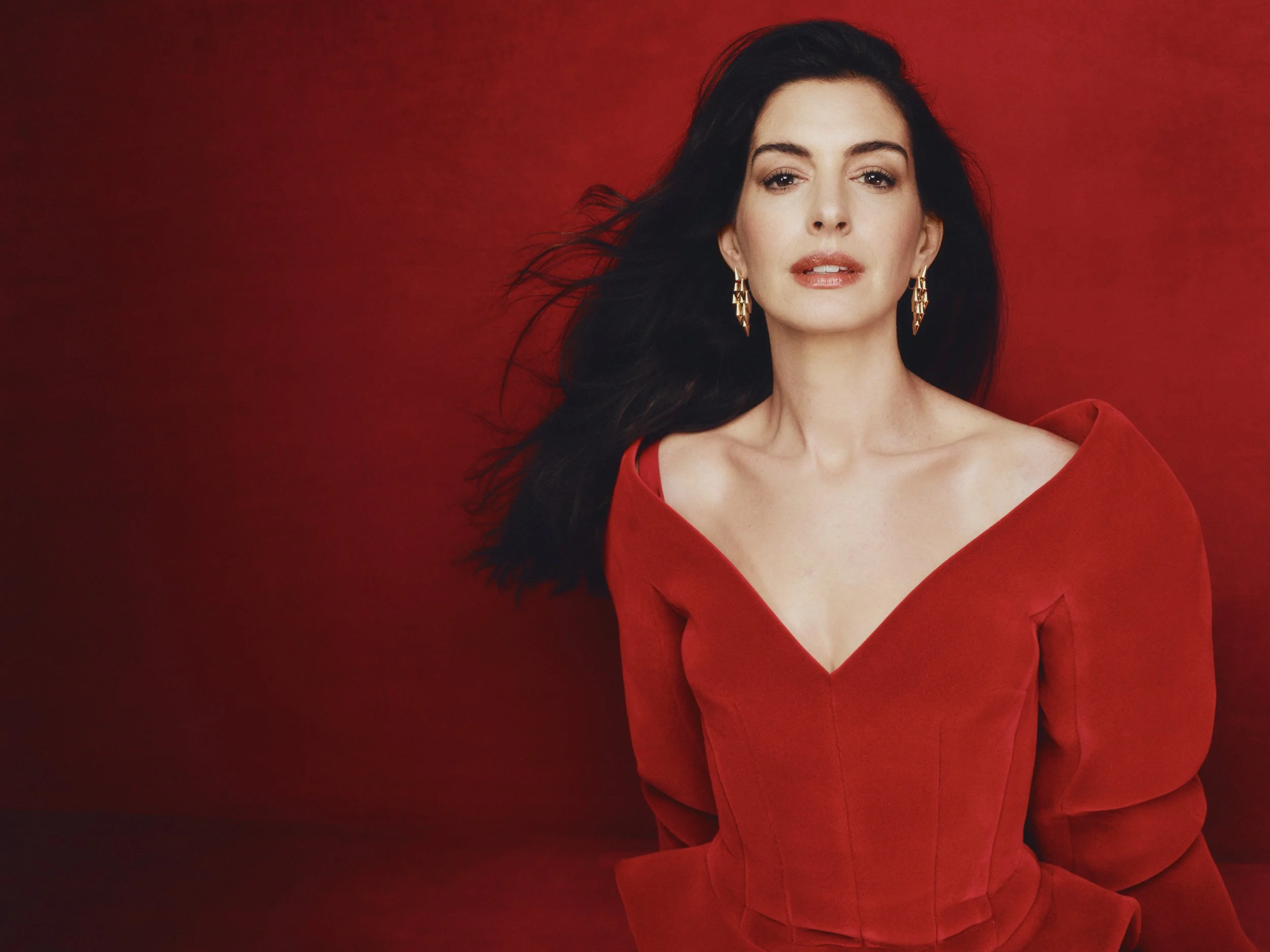 ANNE HATHAWAY_PEOPLE_20260304_LOOK 05_0712_v2_LR.jpg