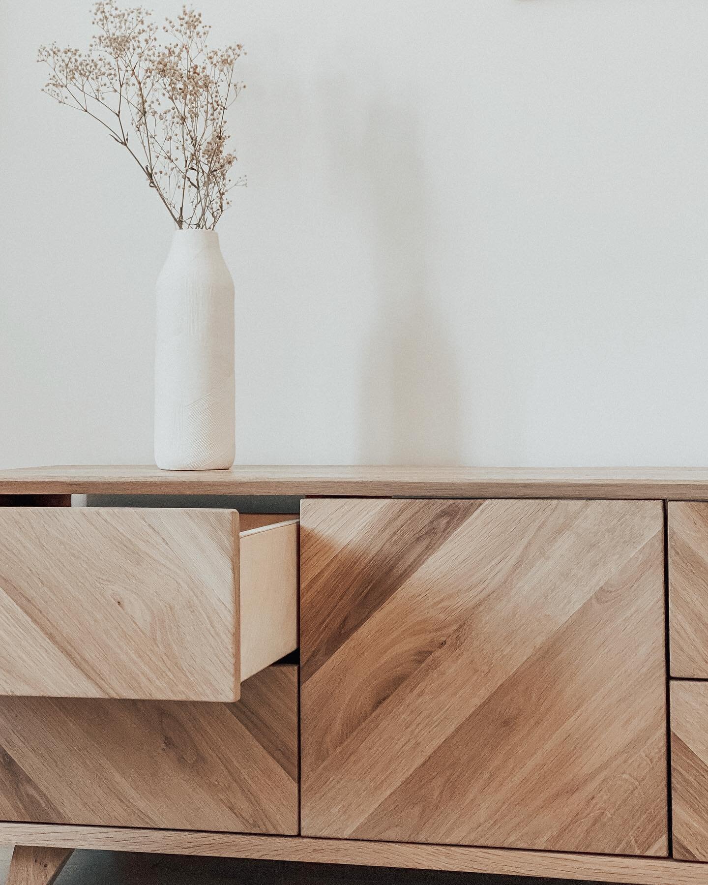 Start your Saturday swooning over some chevron&hellip; 😍 (We certainly are!)

We would love to make something to match our &lsquo;Arwen&rsquo; TV Cabinet in the future&hellip; what would you like to see?! Bedside table, sideboard, console table?? 🤔