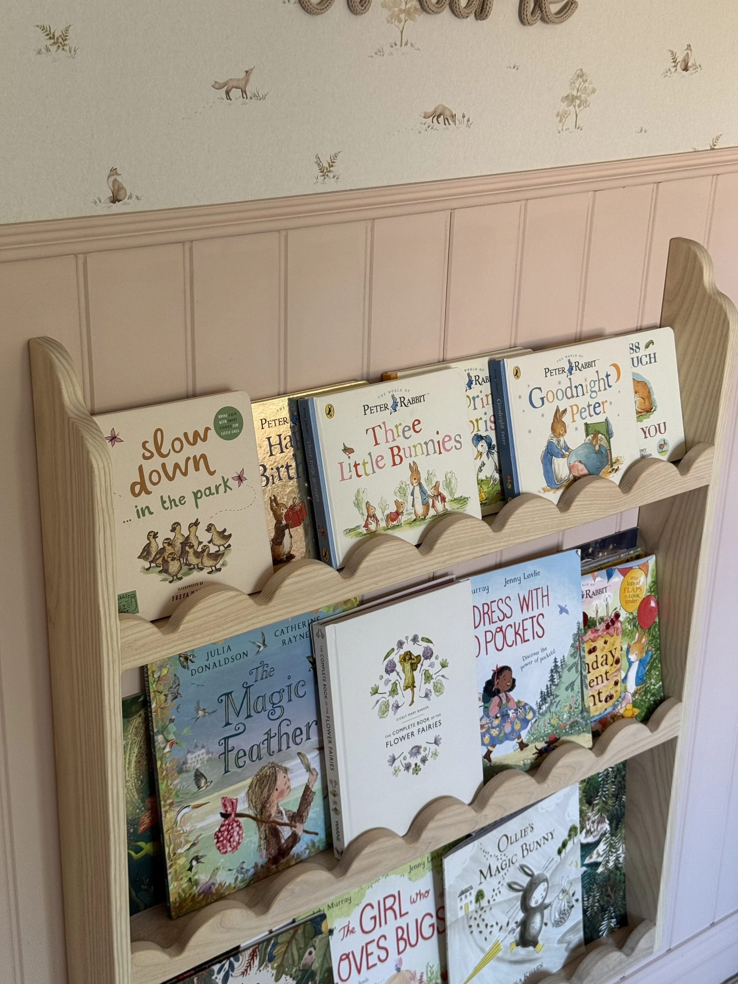 Wooden-Bookshelf-Scallop.jpg