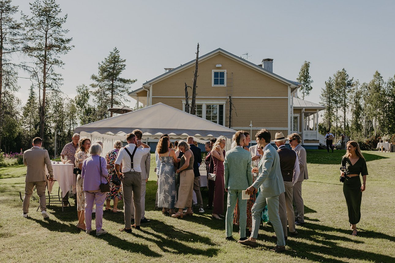 Häävieraita HoNSin puutarhassa