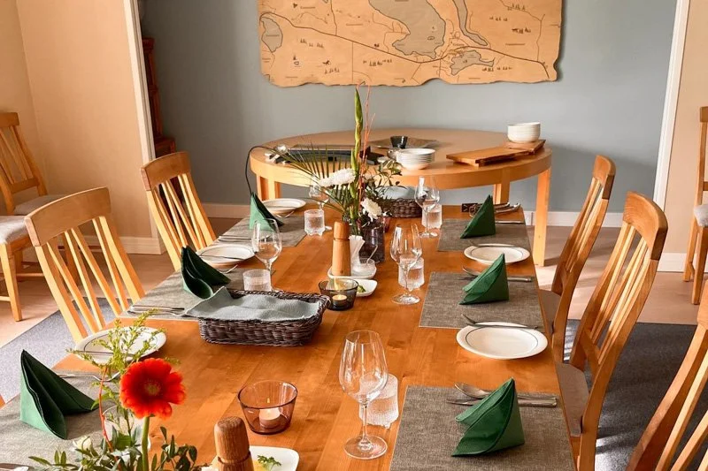 18_HoNS_Private_Group_Dining_Setting-2.jpg