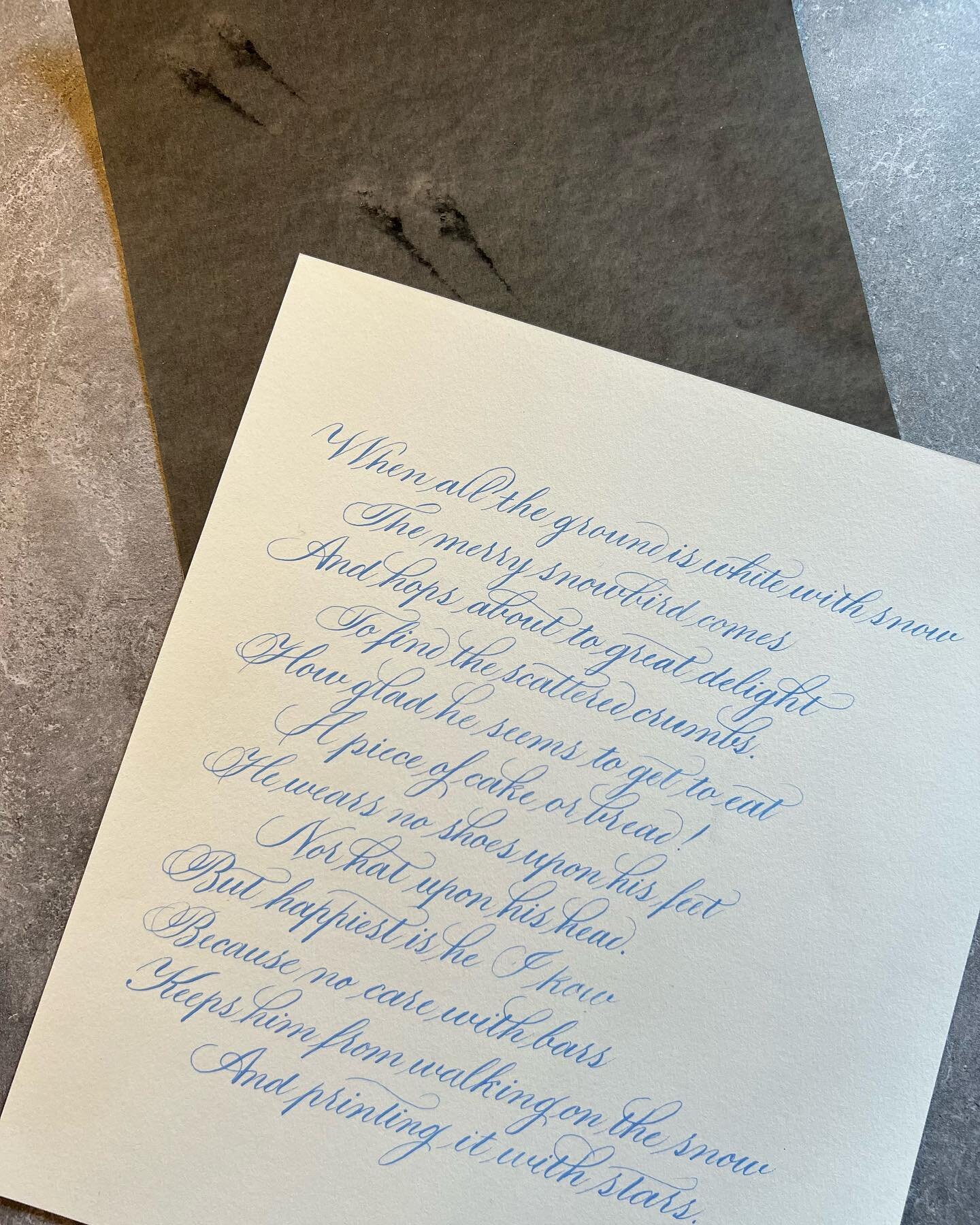 Writing out poems gives me the opportunity to take a good look at what I am doing right and where I need to improve. 
Nib: vintage Hunt 21
Ink: custom gouache 
Paper: Me Teintes
 #calligraphypen #calligraphylover #calligraphy #moderncalligraphy #call