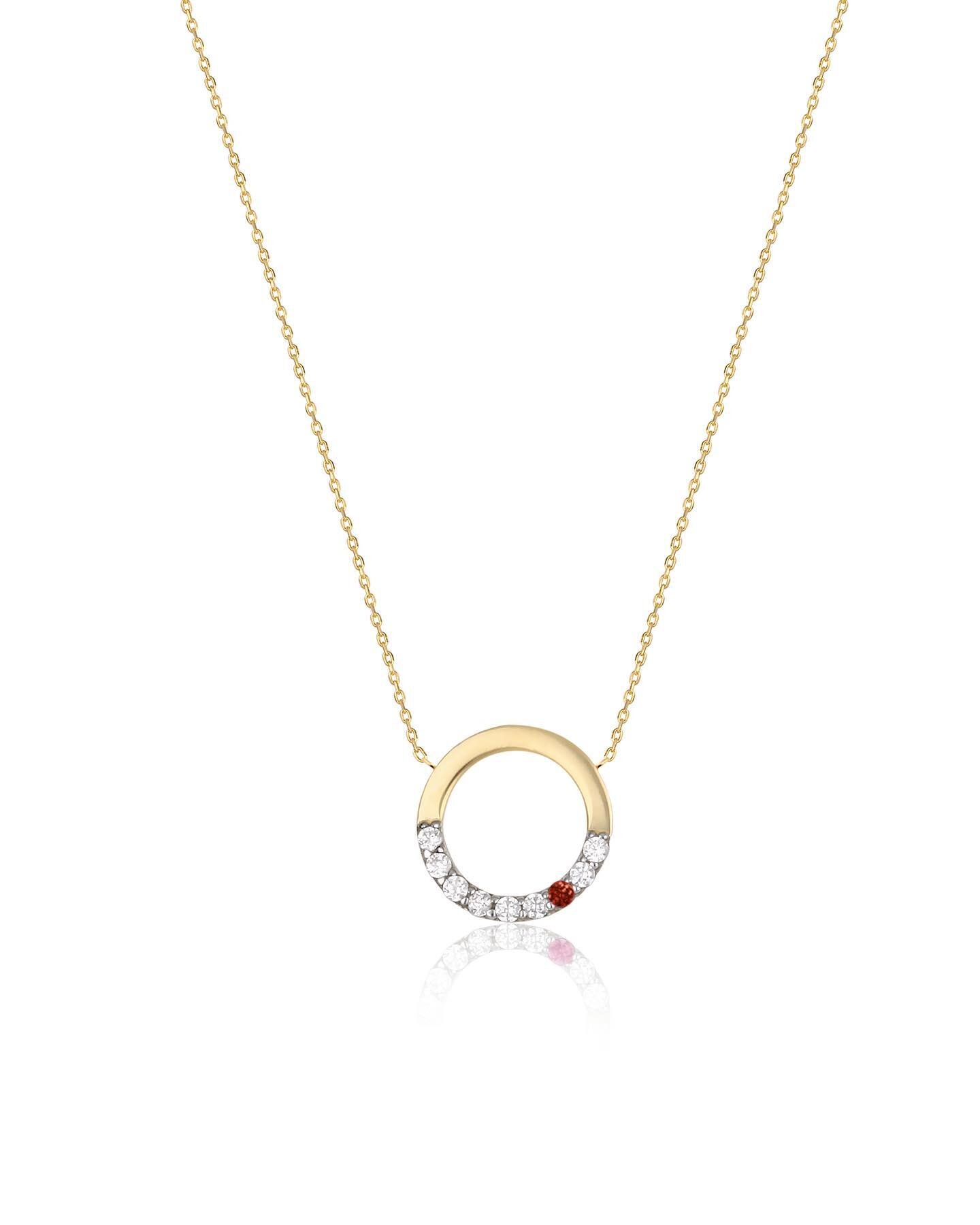 Oh la la! The Circle of Love necklace with a touch of red is specially developed to emphasize love ❤️ 
Gold necklace made of ethical gold with cubic zirconia 

In stores now!
DM us for a store near you

#swingjewels #swing #jewels #circleoflove #gold