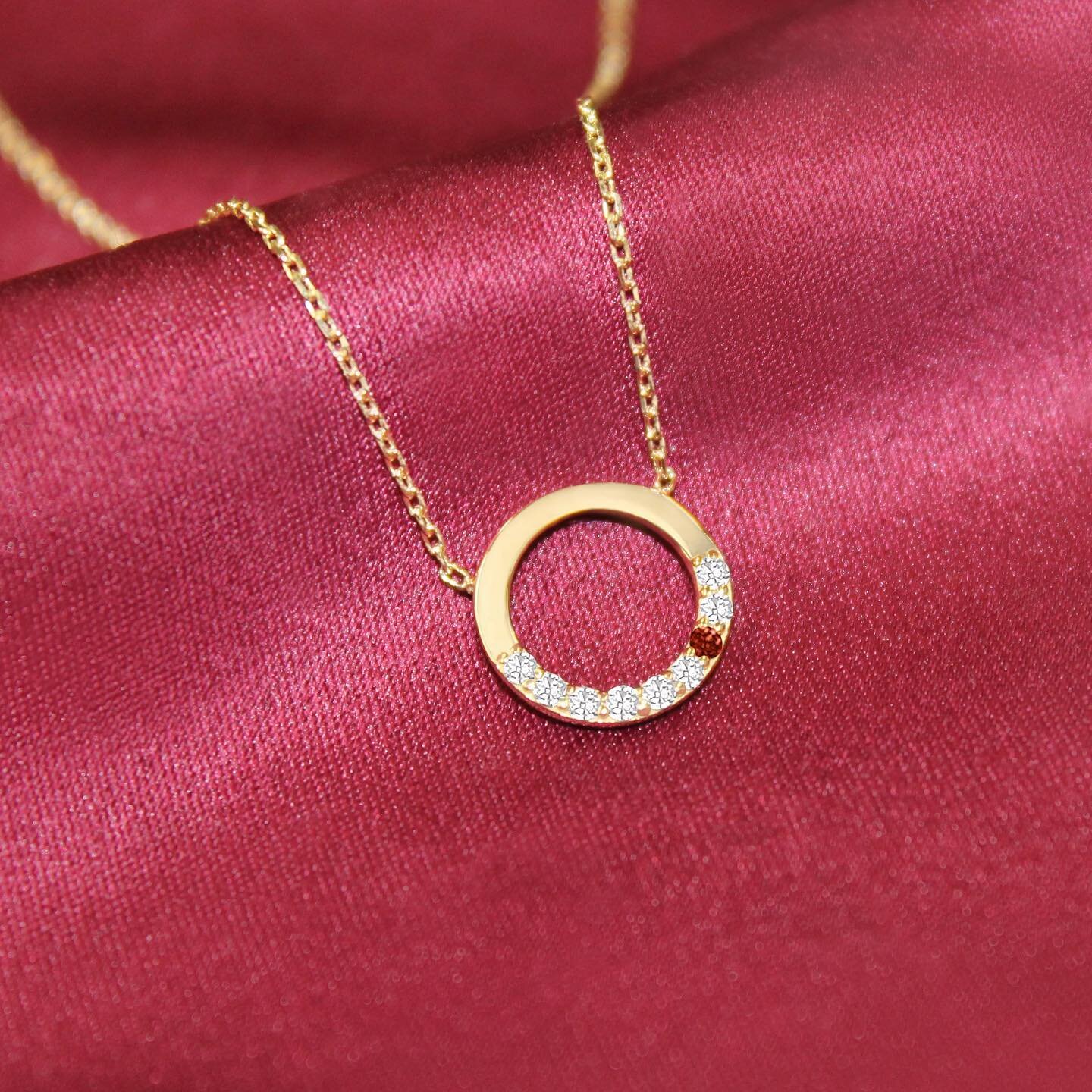 Valentines Day coming up! ❤️

Surprise your beloved one with this super nice gold necklace with a tiny touch in the colour of love 

Available in both 14k and 18k gold

#goldjewellery #valentine #swingjewels #circleoflove #14kgold #18kgold #instoresn