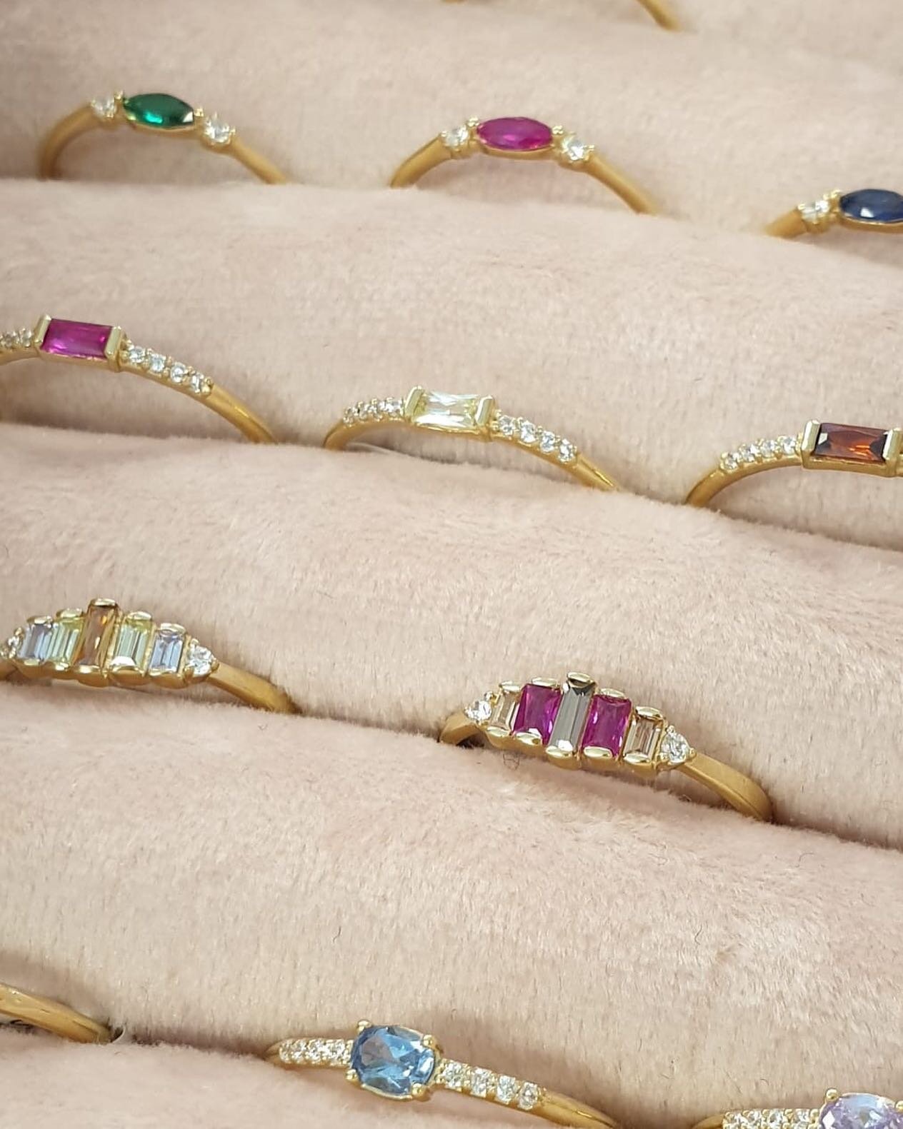 New Drop! 
Lots of new rings have been added to our Happiness collection! Different colours, different styles all to stack 💖 right on time for Mothersday 
In stores now!

#swingjewels #swing #jewels #goldjewellery #14kgold #stackingring #juwelier #n