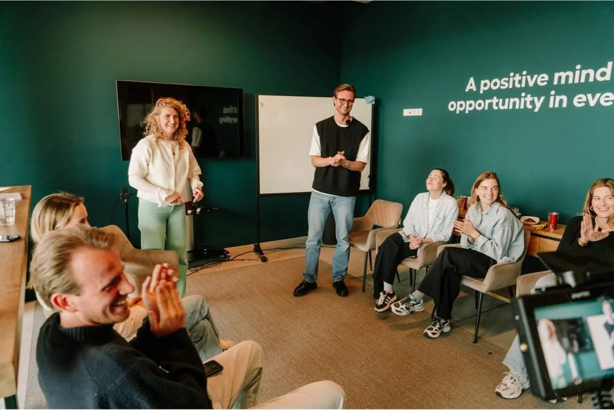 BX training gegeven bij New Era op kantoor door consultant