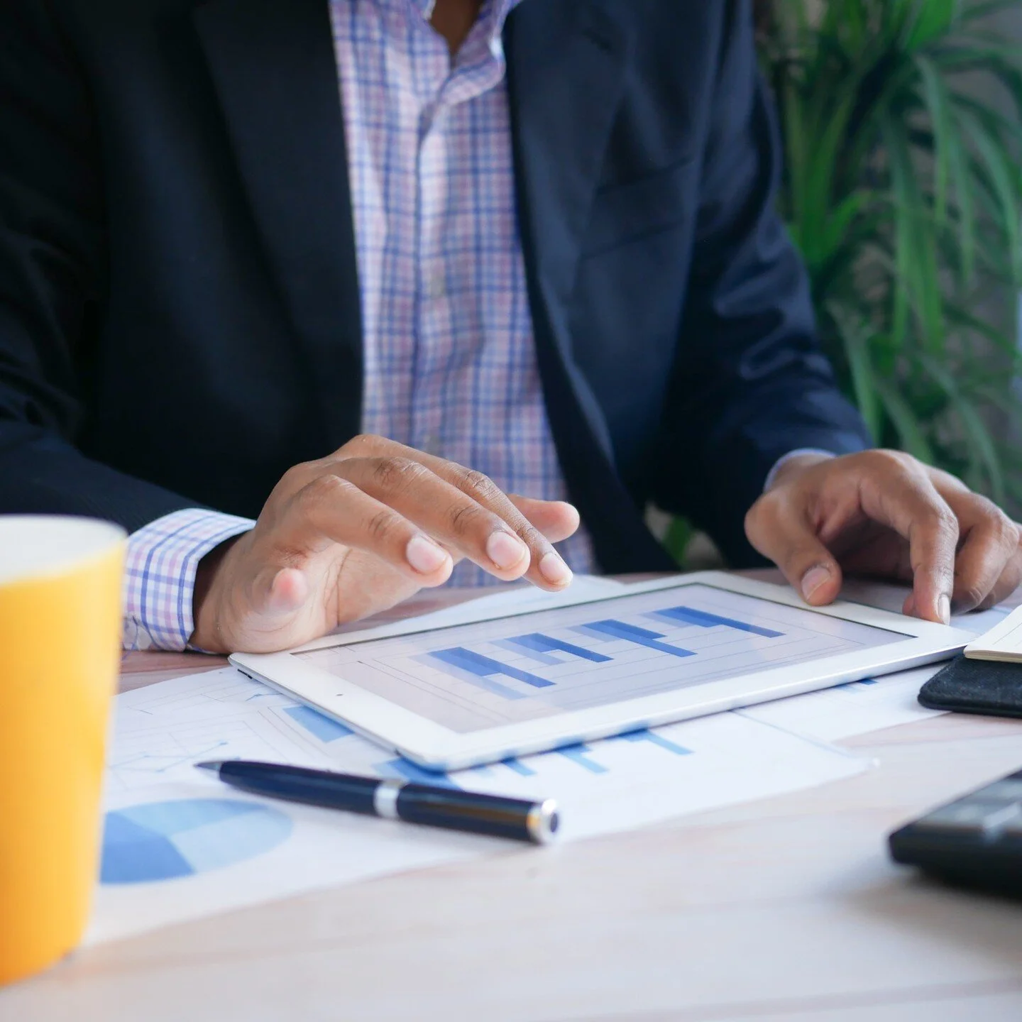 Some of you may not know what a Mortgage Broker is - so what is it? 

Basically, it&rsquo;s a third party who will act on your behalf to arrange your home loan application. So, instead of you directly working with the bank, you work with me! This can