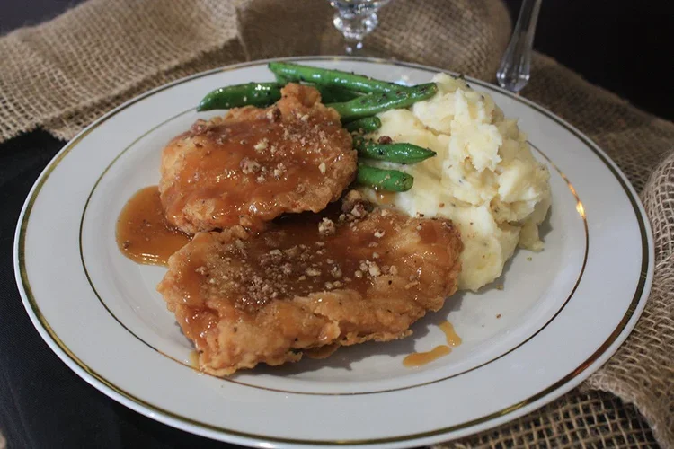 Oink-Prailine-Pecan-Chicken-cropped.webp
