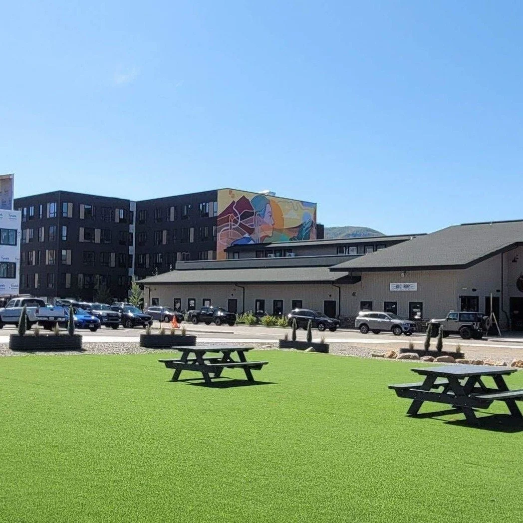 🔥 Looking for your next place? Don&rsquo;t miss these limited-time offers at The Lofts at Steamboat Basecamp! 🔥

🛏️ 3-Bedroom Apartment &ndash; Single Room Share (select units only)
Apply by May 15 and move in by June 15 to receive:
&bull; &frac12