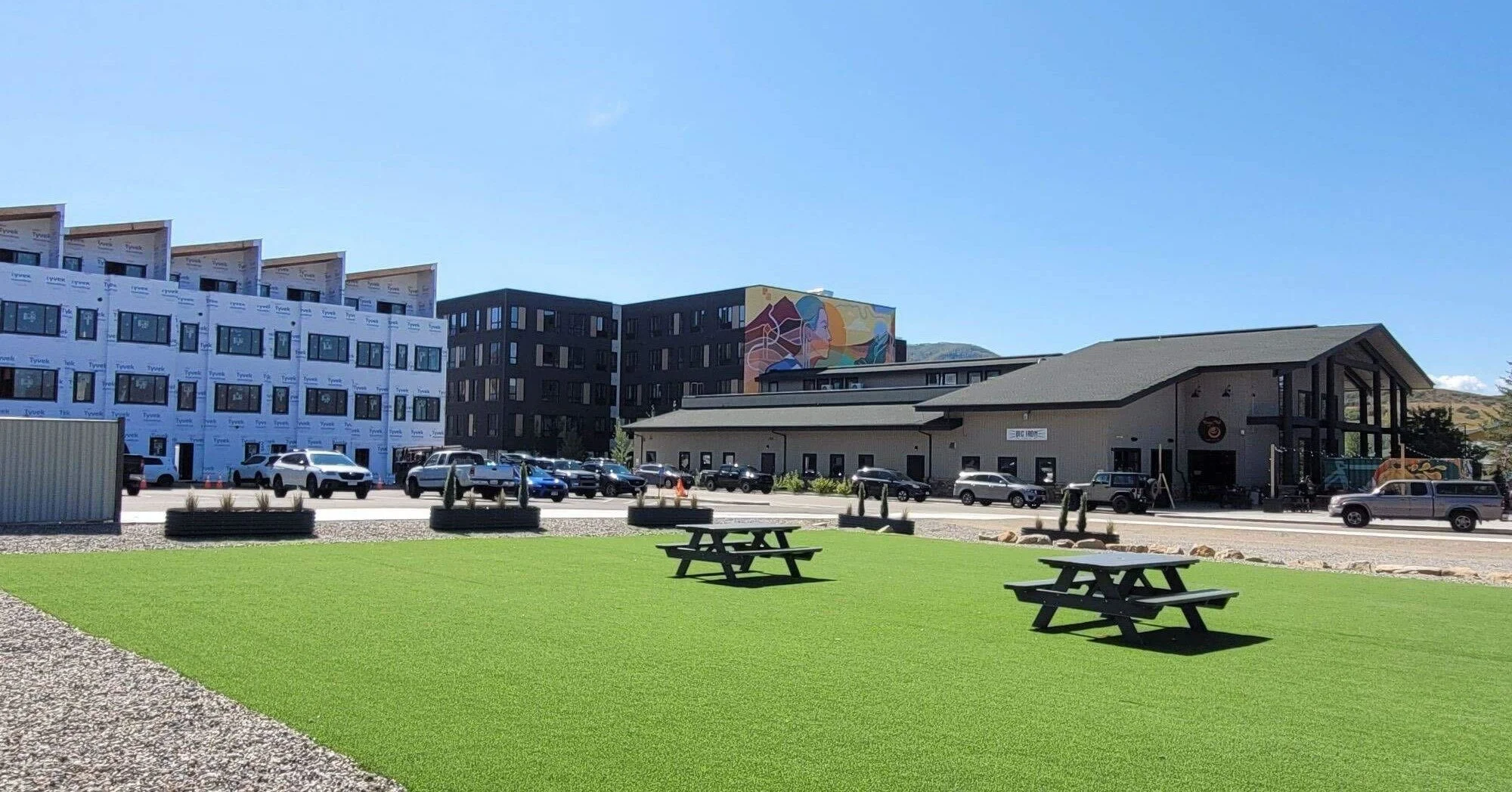 Come hang with us! Our favorite new spot at Basecamp is right here.

#loftsatbasecamp #basecamprow #weekendgoals #letshaveapicnic #steamboatlocal #locallove