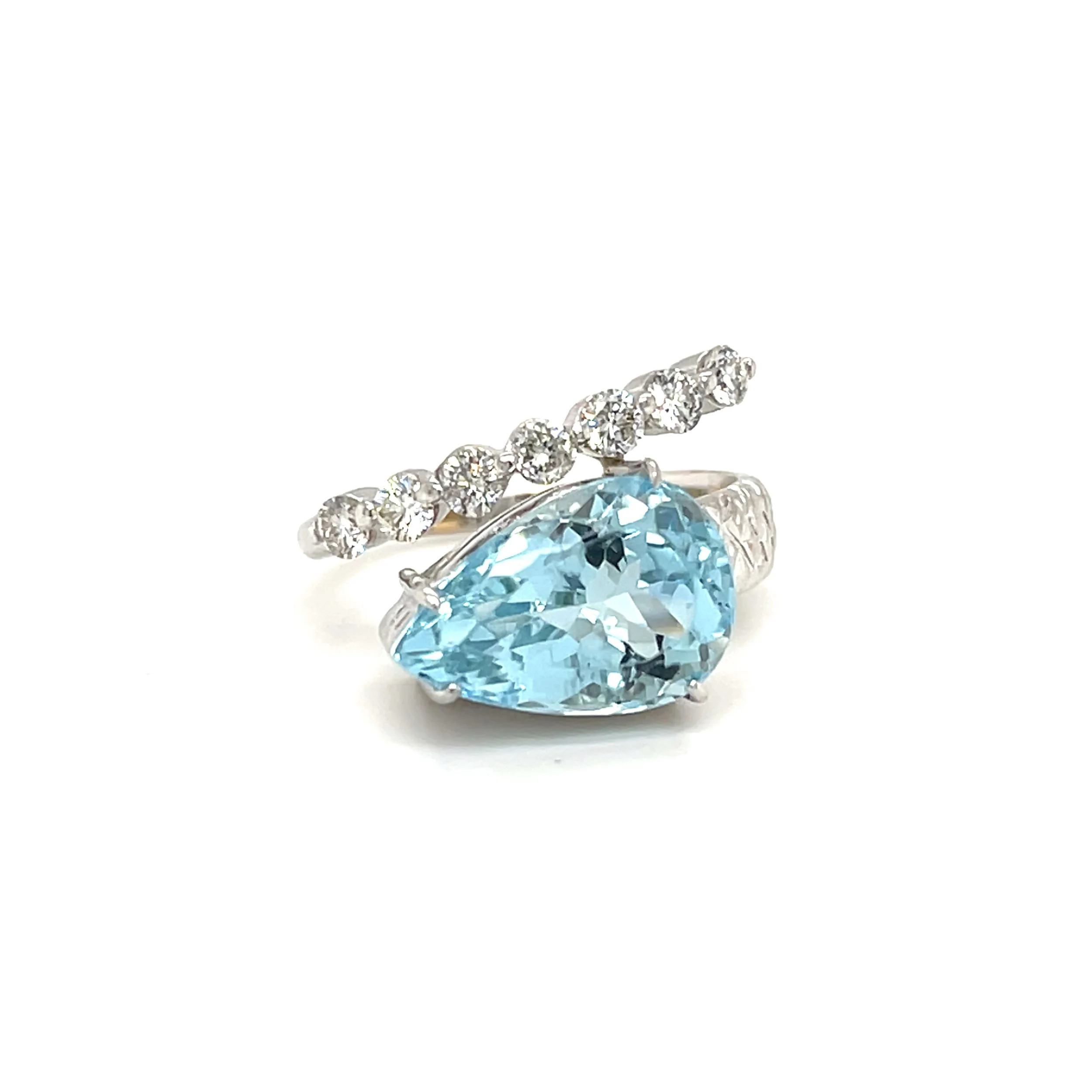 4.27 ct Aquamarine & 0.50 cts Diamond Ring in 18K White Gold