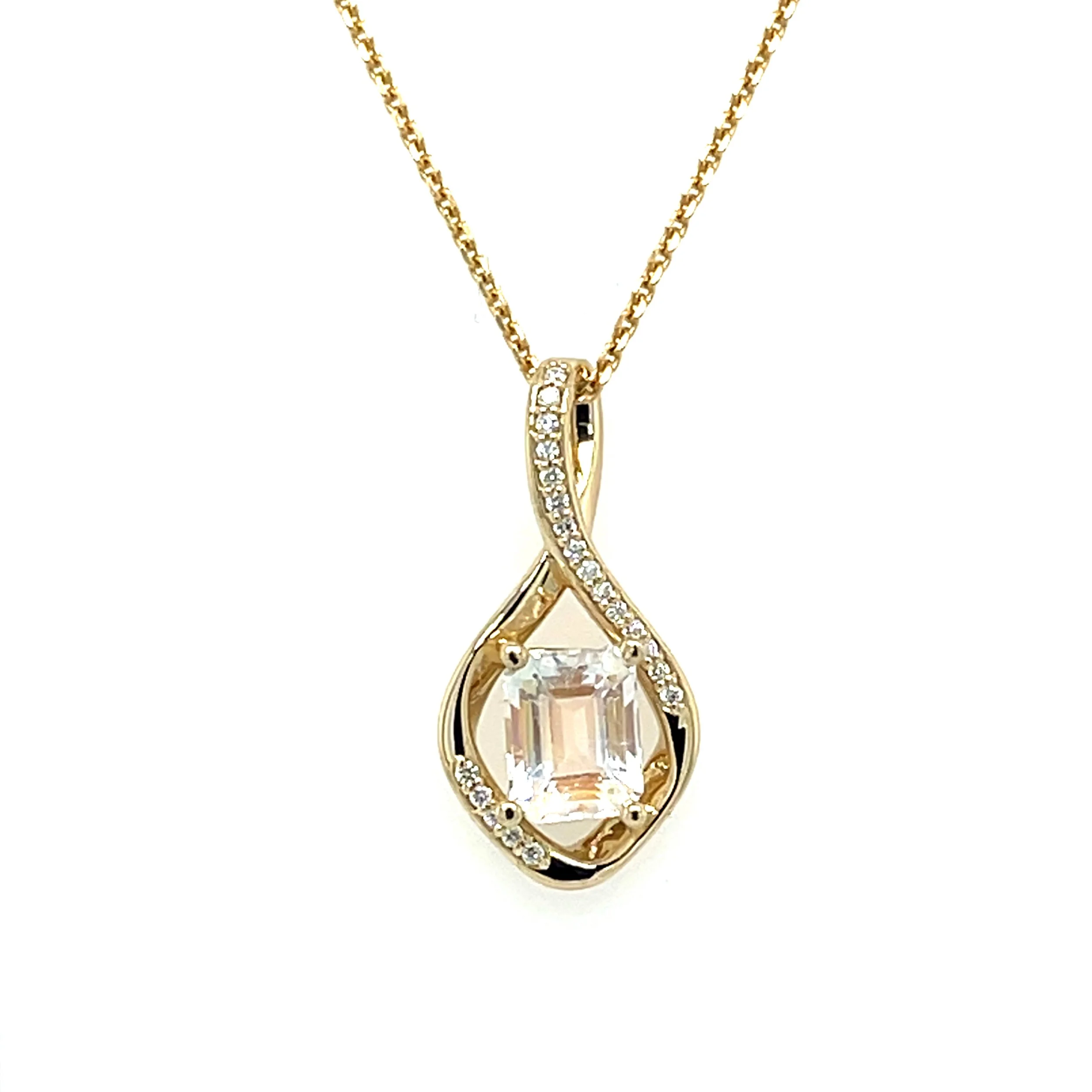 1.65 ct Faceted Rainbow Moonstone & 0.10 ct Diamond Pendant in 14K Yellow Gold