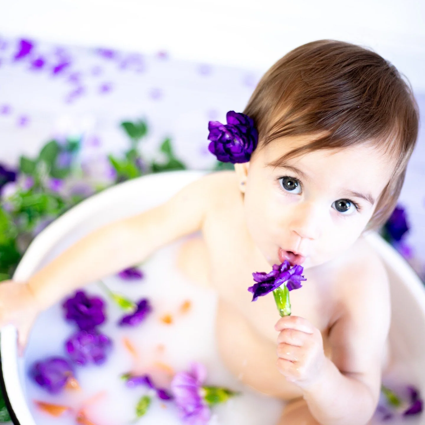 Now Booking Milk Baths!!! 

#stl #thelovelyheathernichole #cakesmash #milkbath