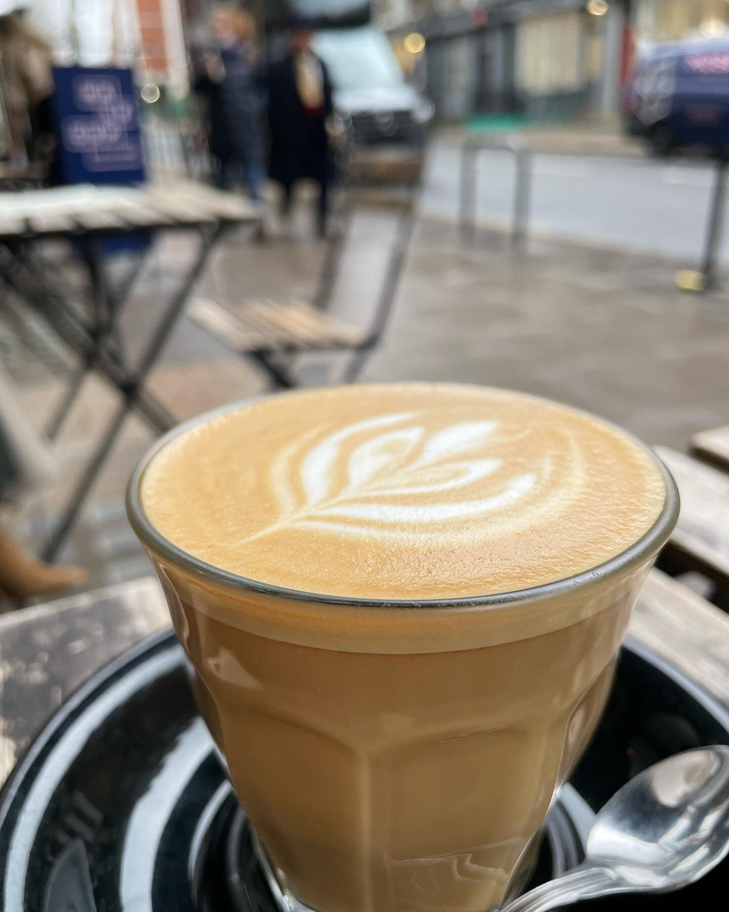 Sometimes coffee is the only way!
☕️

#coffee #havrelatte #london #lawyerlife #solicitor #oatlatte #remoteworking #uk #londres #storbritannien #fika