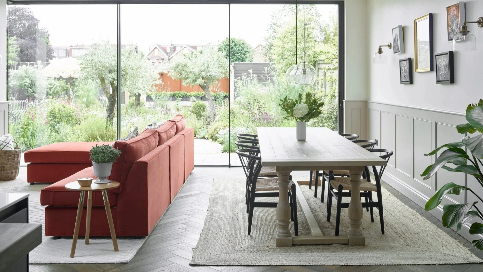 10+LOW_DINING_LIVING_LANDSCAPE_.jpg