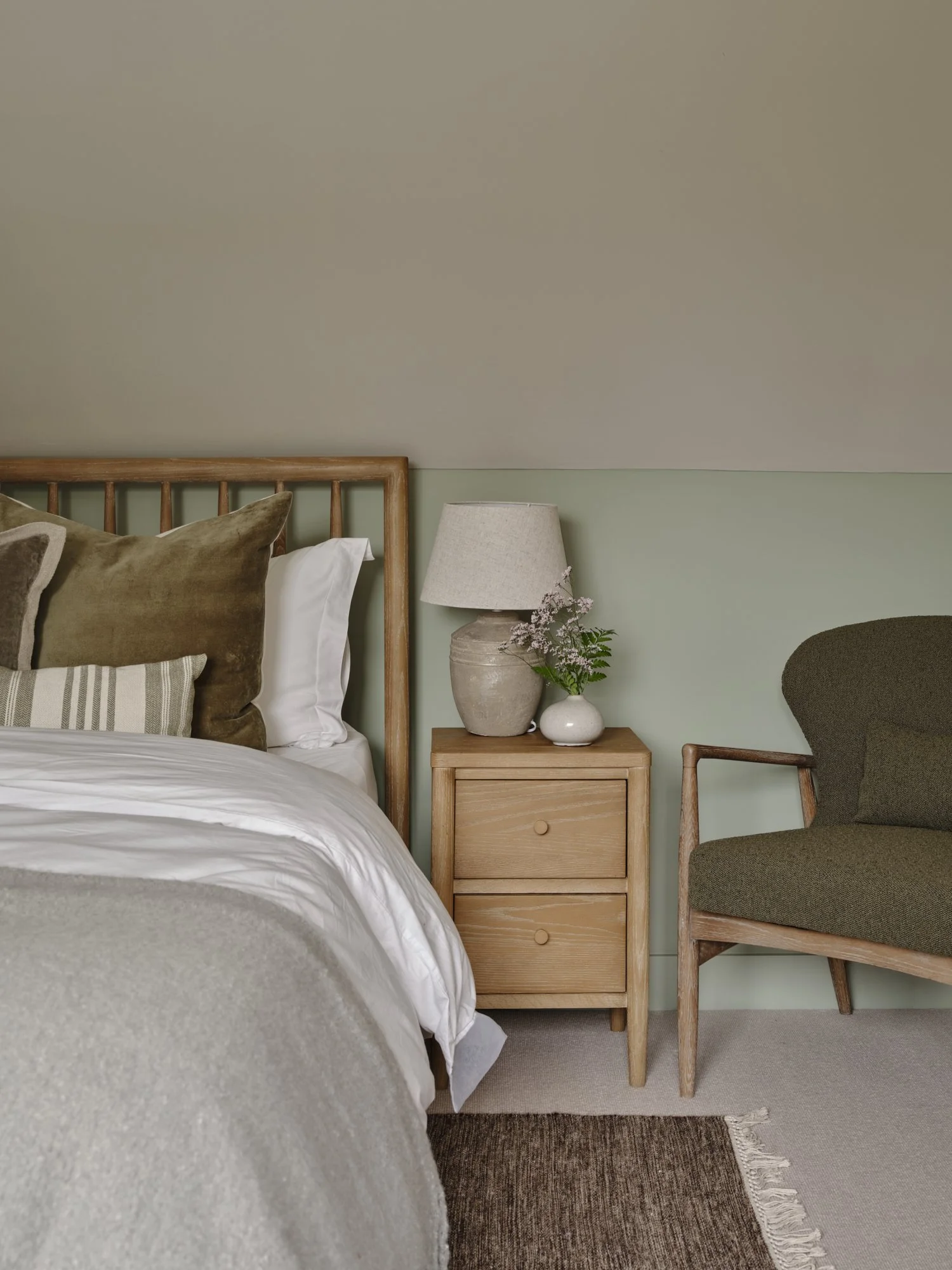 38 Guest Bedroom.jpg