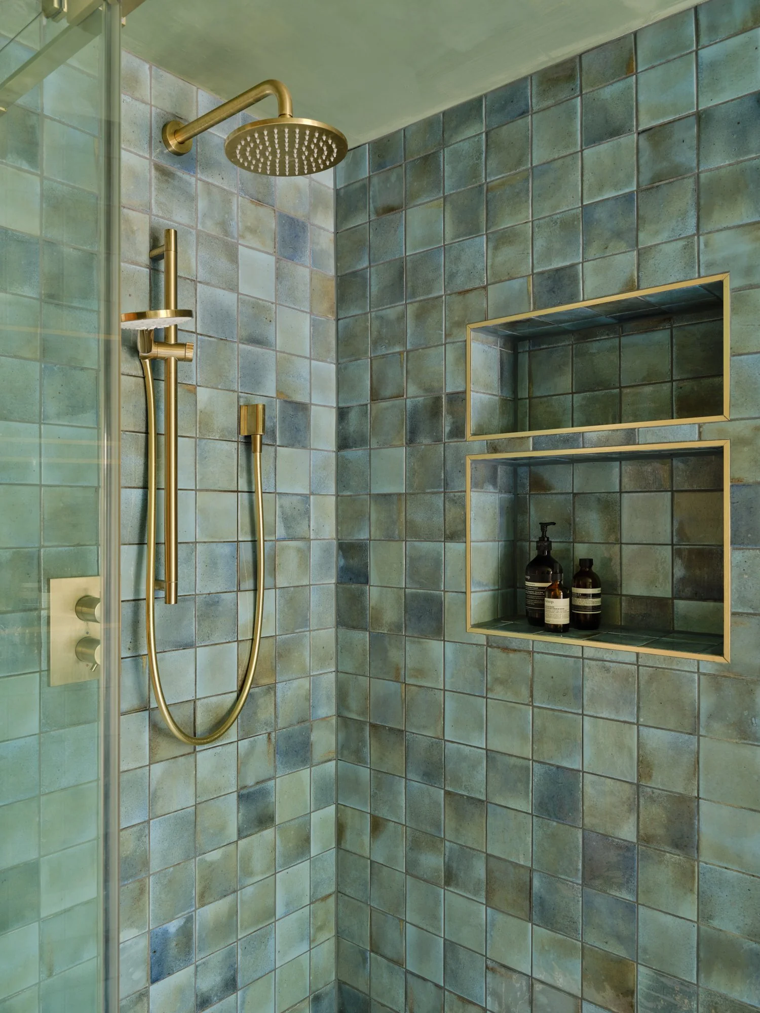42 Bathroom.jpg
