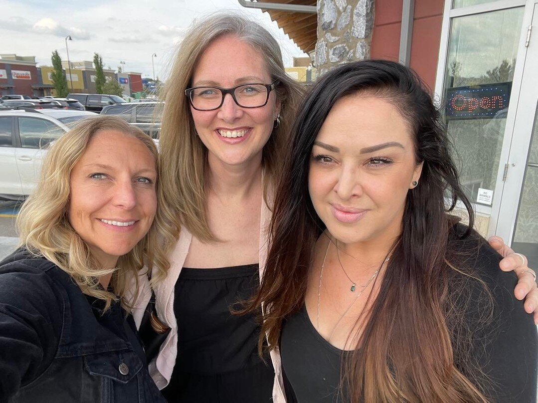 Happy summer Friday!! Happiness is....have co-workers that become your friends! 🖤
.
Mandy, Celina &amp; Reydean 
.

#dreamteam #airdriebusiness #shoplocalairdrie #fridayibes #airdrielocalbiz