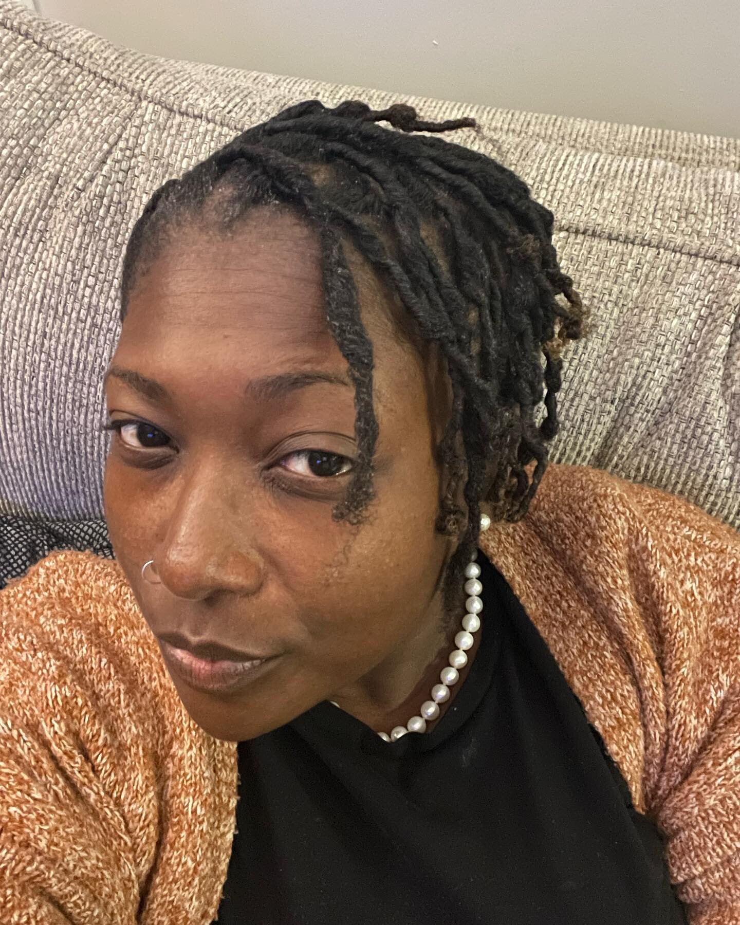 I&rsquo;ve already had my first loc lesson (lessons I am learning while I am on this journey of growing locs). So the first picture was day one three weeks ago. After feeling something in my spirit say something is wrong about my hair; I had someone 